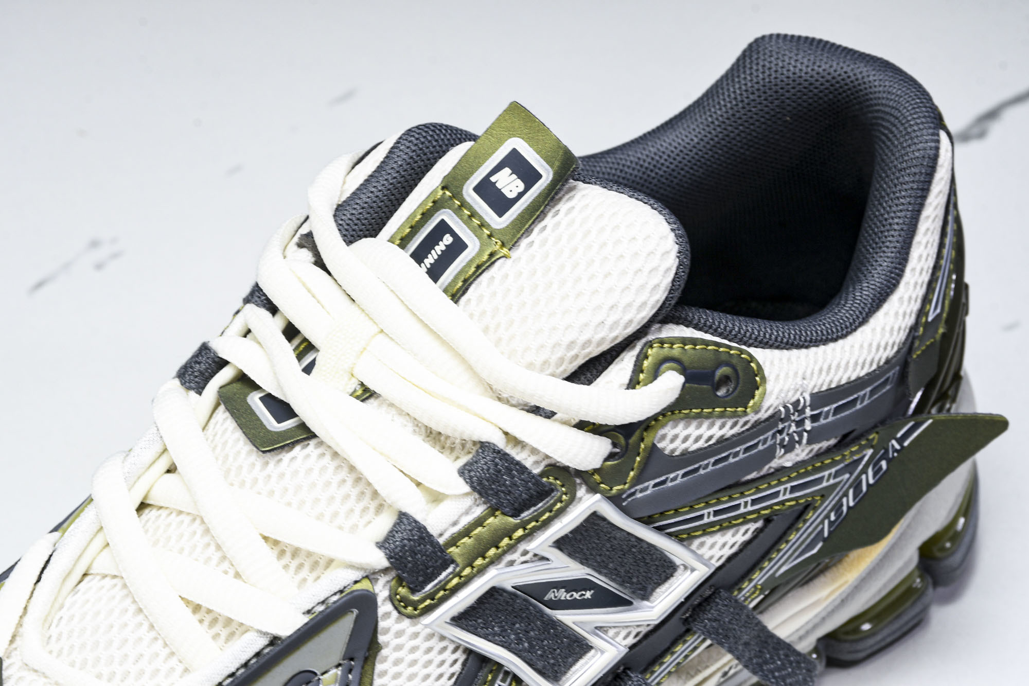 New Balance 1906系列复古老爹风休闲运动慢跑鞋 M1906ANA #YZ010#鞋款灵感源
