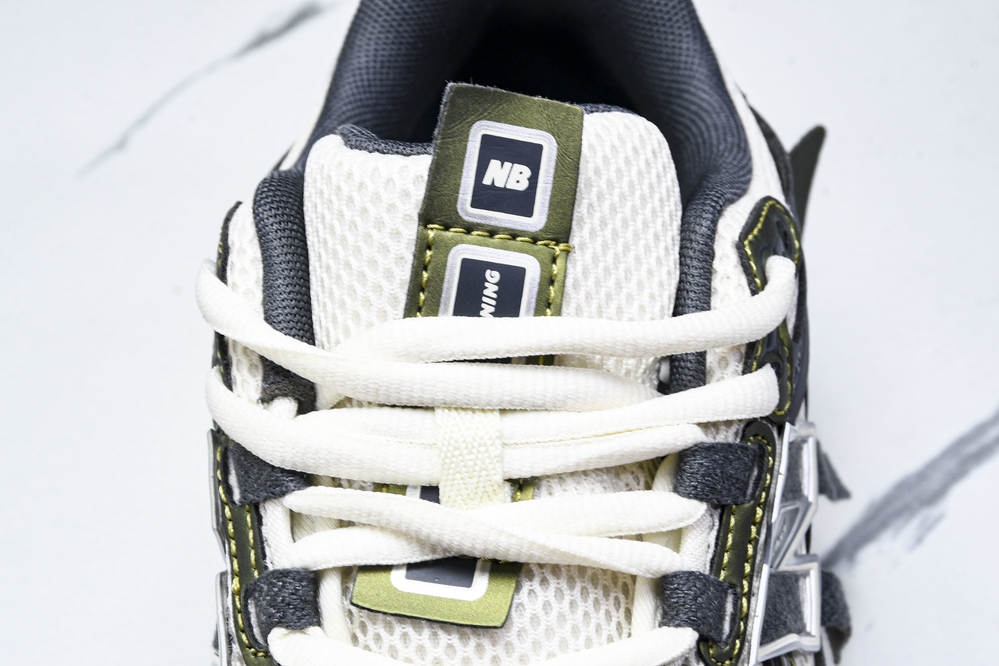 New Balance 1906系列复古老爹风休闲运动慢跑鞋 M1906ANA #YZ010#鞋款灵感源