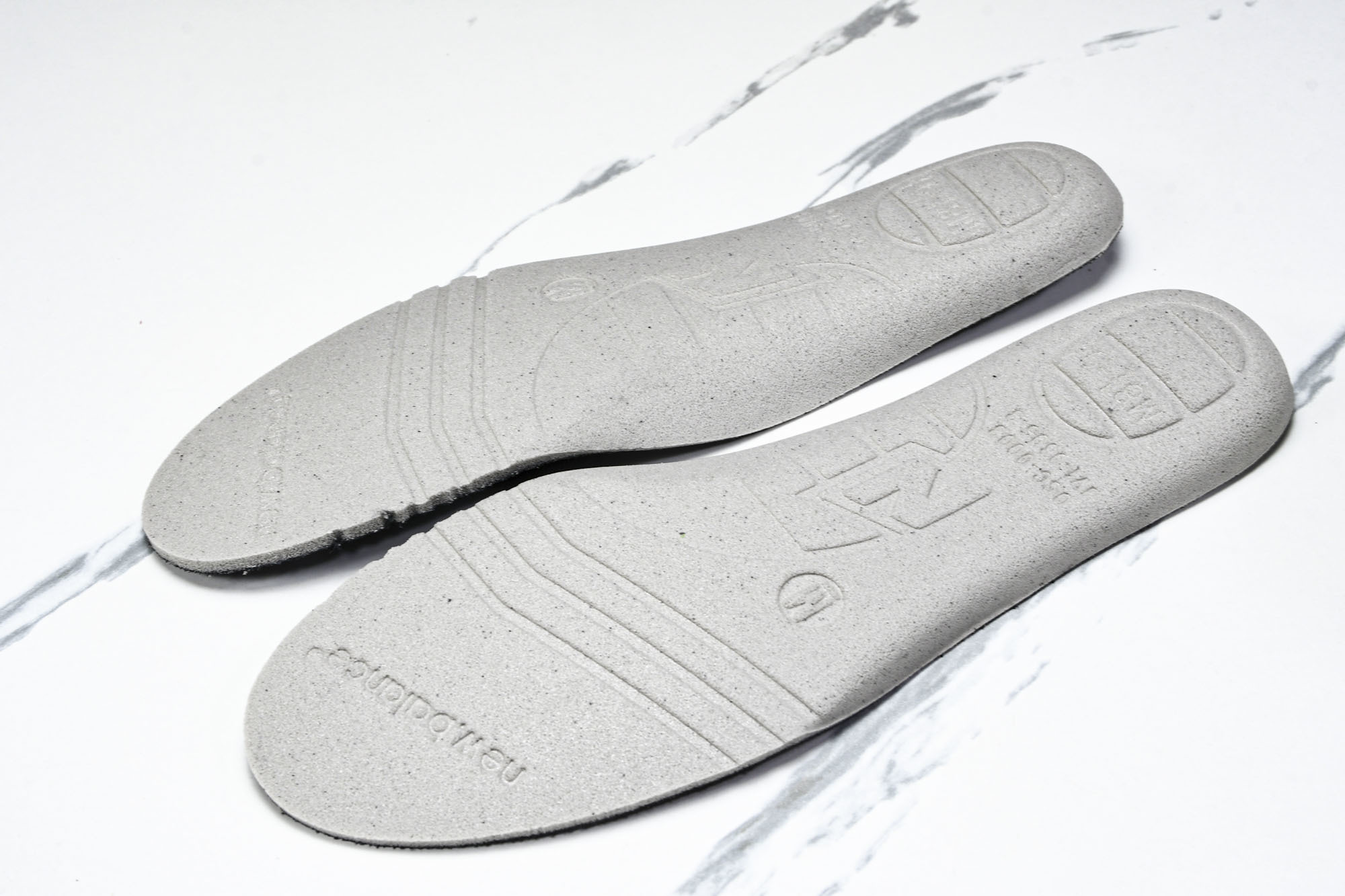 New Balance 1906系列复古老爹风休闲运动慢跑鞋 M1906ANA #YZ010#鞋款灵感源