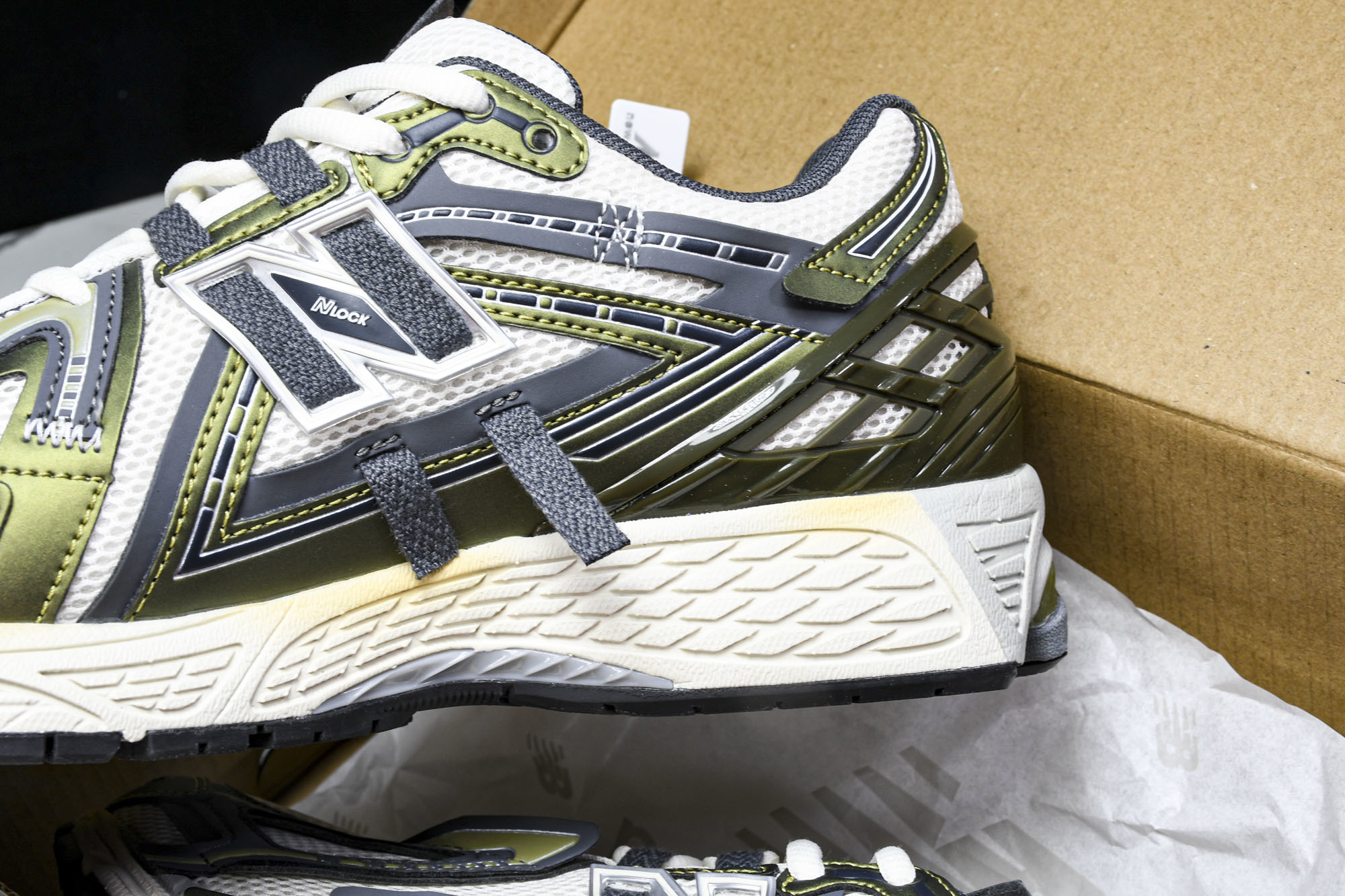 New Balance 1906系列复古老爹风休闲运动慢跑鞋 M1906ANA #YZ010#鞋款灵感源