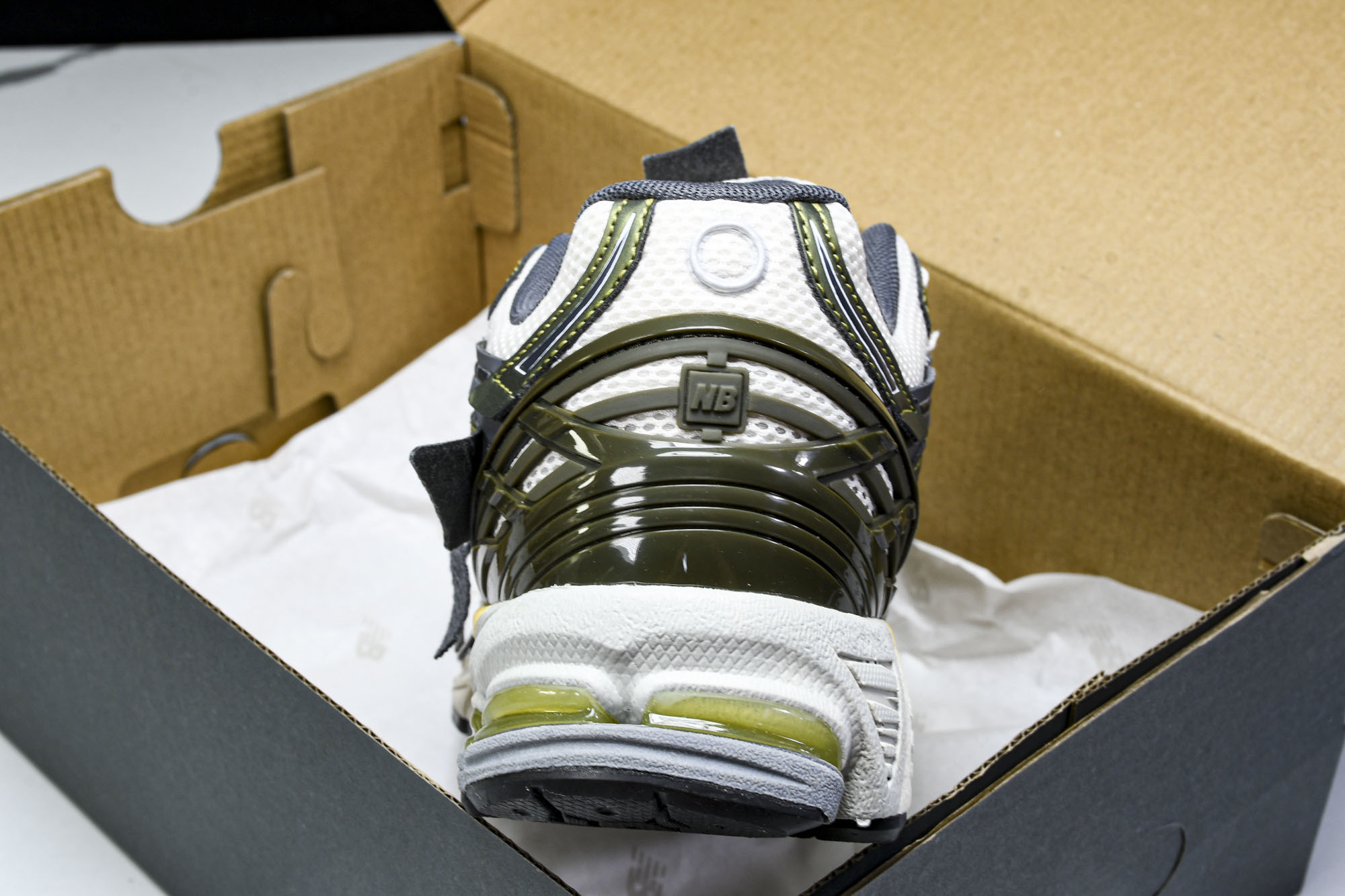 New Balance 1906系列复古老爹风休闲运动慢跑鞋 M1906ANA #YZ010#鞋款灵感源