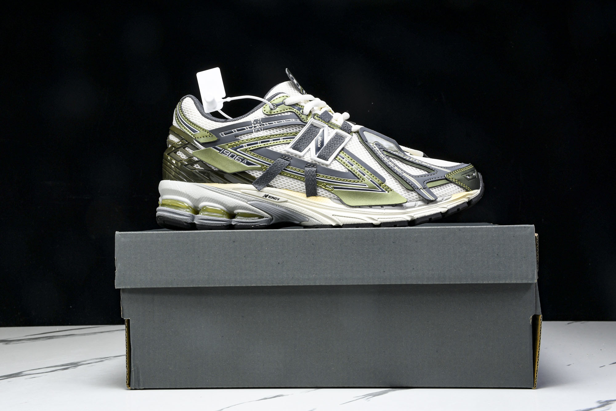New Balance 1906系列复古老爹风休闲运动慢跑鞋 M1906ANA #YZ010#鞋款灵感源
