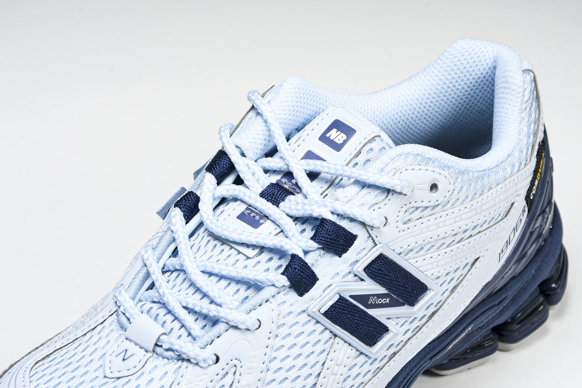 New Balance 1906系列复古老爹风休闲运动慢跑鞋 M1906CDA #YZ010#鞋款灵感源