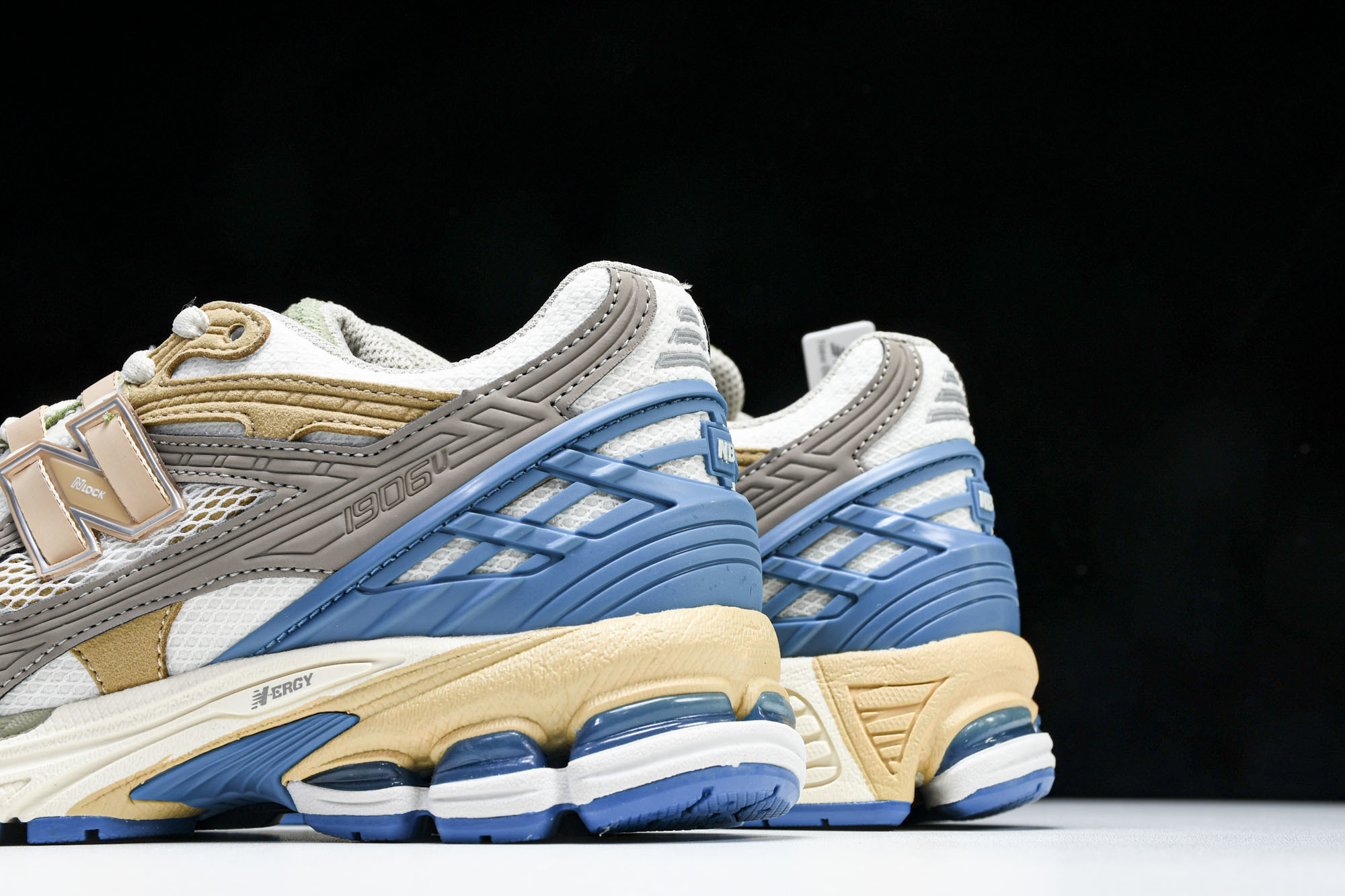 New Balance 1906系列复古老爹风休闲运动慢跑鞋 M1906NCS #YZ010#鞋款灵感源