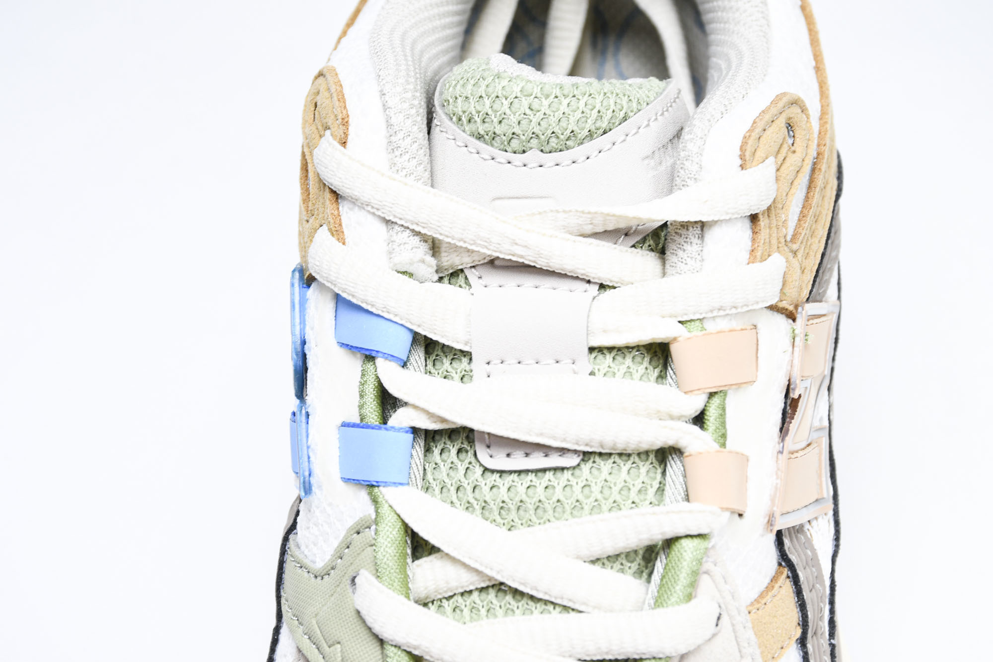 New Balance 1906系列复古老爹风休闲运动慢跑鞋 M1906NCS #YZ010#鞋款灵感源