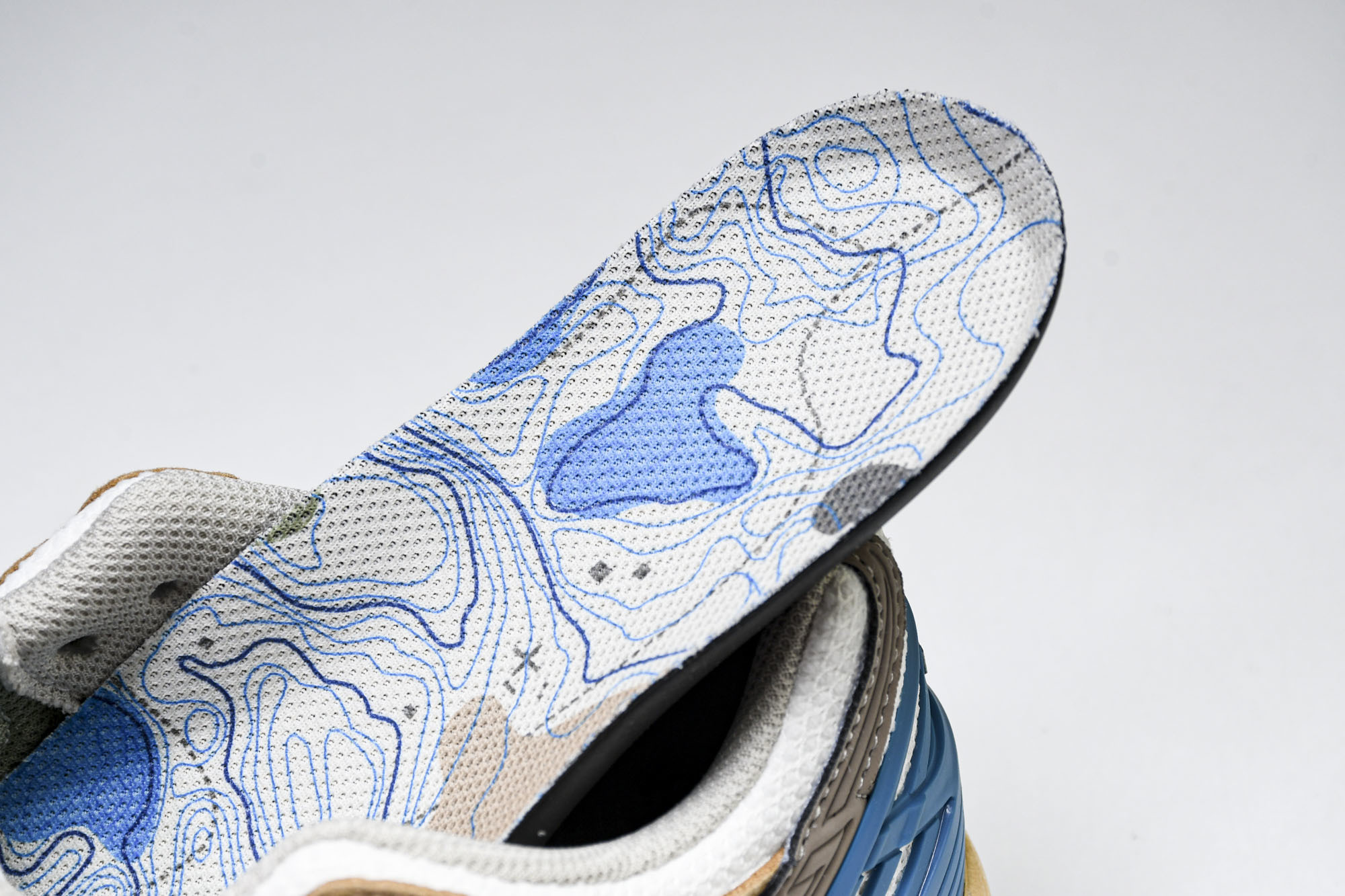 New Balance 1906系列复古老爹风休闲运动慢跑鞋 M1906NCS #YZ010#鞋款灵感源