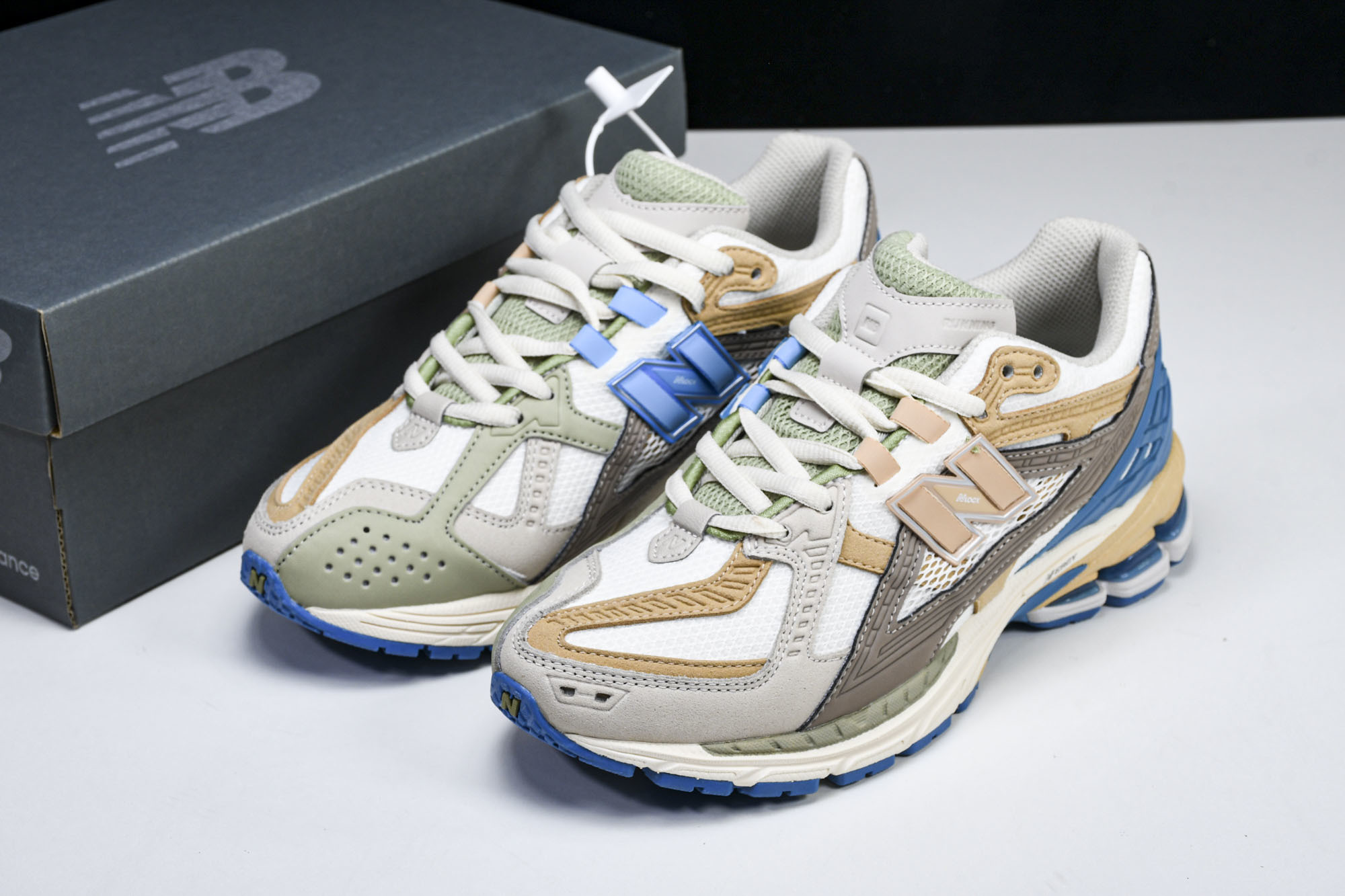 New Balance 1906系列复古老爹风休闲运动慢跑鞋 M1906NCS #YZ010#鞋款灵感源