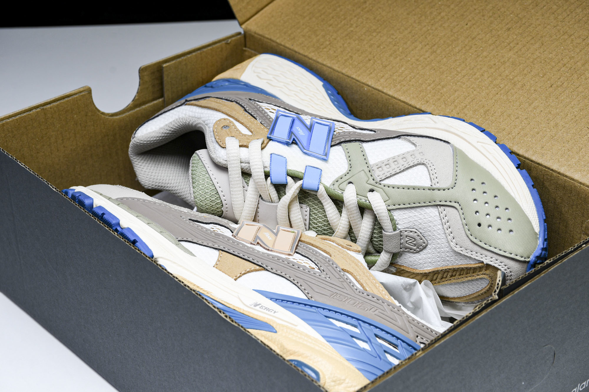 New Balance 1906系列复古老爹风休闲运动慢跑鞋 M1906NCS #YZ010#鞋款灵感源