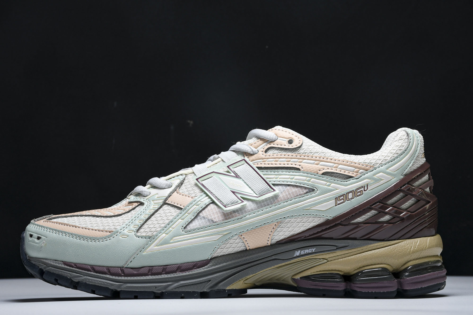New Balance 1906系列复古老爹风休闲运动慢跑鞋 M1906ND #YZ010#鞋款灵感源自