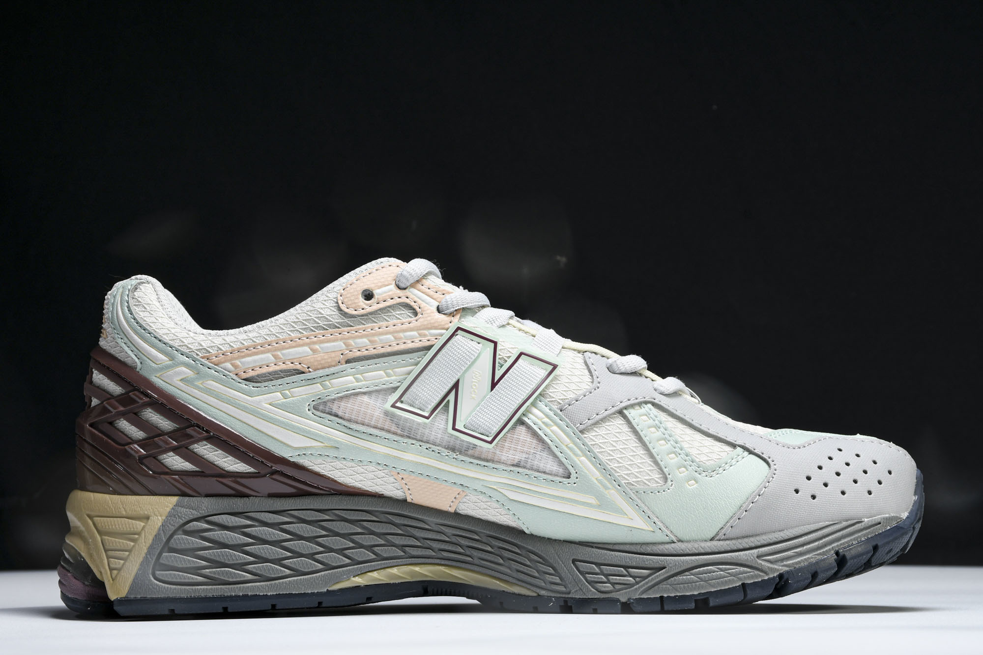 New Balance 1906系列复古老爹风休闲运动慢跑鞋 M1906ND #YZ010#鞋款灵感源自