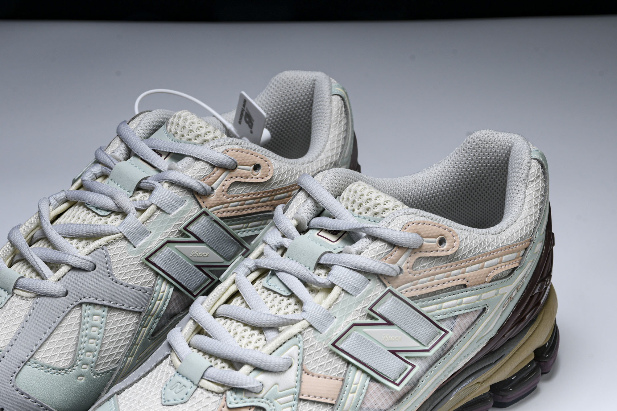 New Balance 1906系列复古老爹风休闲运动慢跑鞋 M1906ND #YZ010#鞋款灵感源自