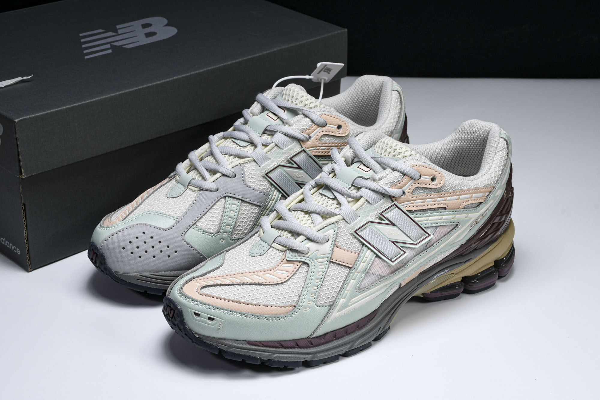 New Balance 1906系列复古老爹风休闲运动慢跑鞋 M1906ND #YZ010#鞋款灵感源自