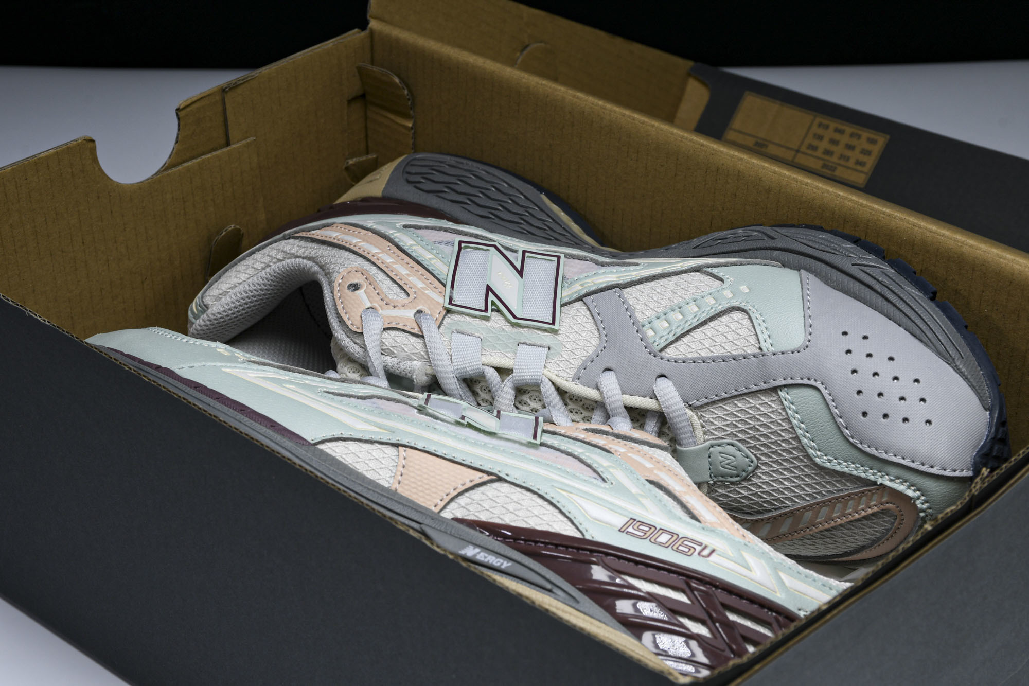New Balance 1906系列复古老爹风休闲运动慢跑鞋 M1906ND #YZ010#鞋款灵感源自