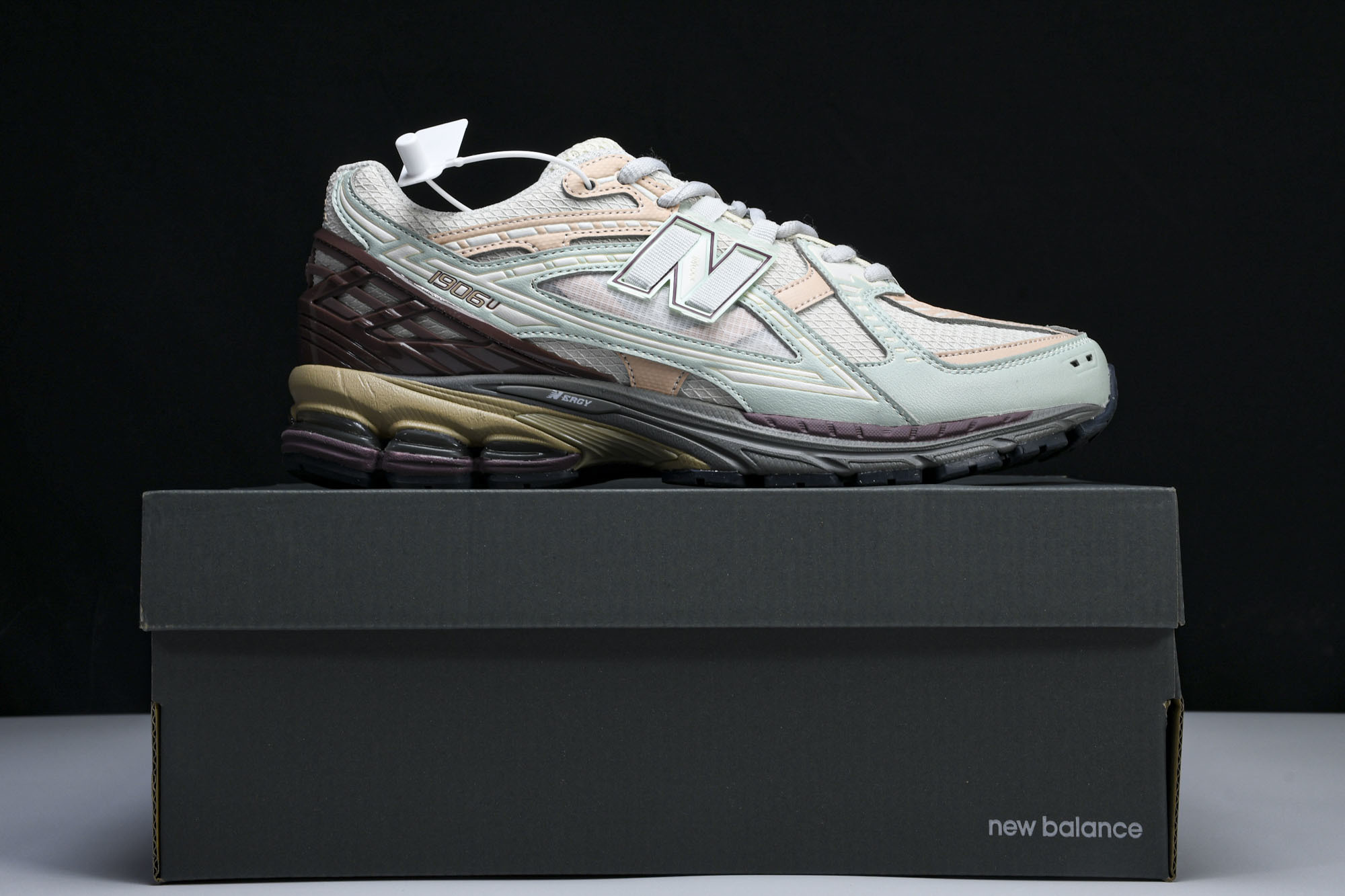 New Balance 1906系列复古老爹风休闲运动慢跑鞋 M1906ND #YZ010#鞋款灵感源自