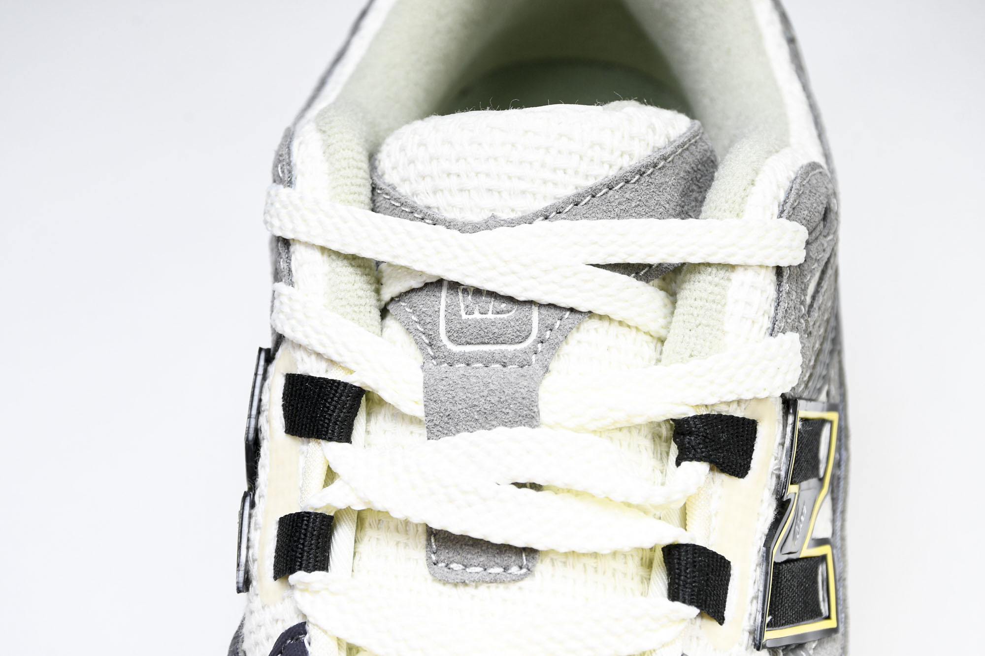 New Balance 1906系列复古老爹风休闲运动慢跑鞋 M1906NG1 #YZ010#鞋款灵感源