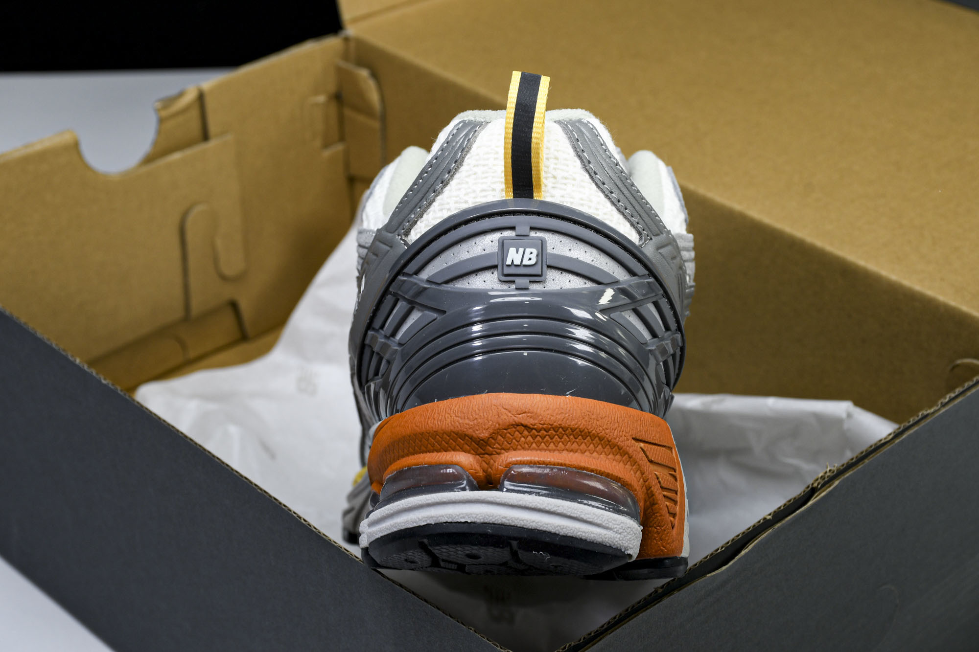 New Balance 1906系列复古老爹风休闲运动慢跑鞋 M1906NG1 #YZ010#鞋款灵感源