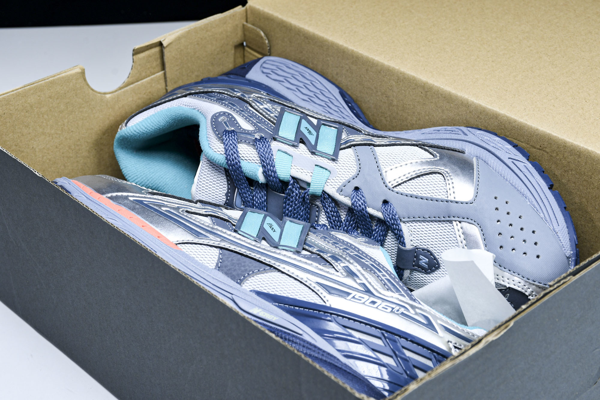 New Balance 1906系列复古老爹风休闲运动慢跑鞋 M1906NK1 #YZ010#鞋款灵感源