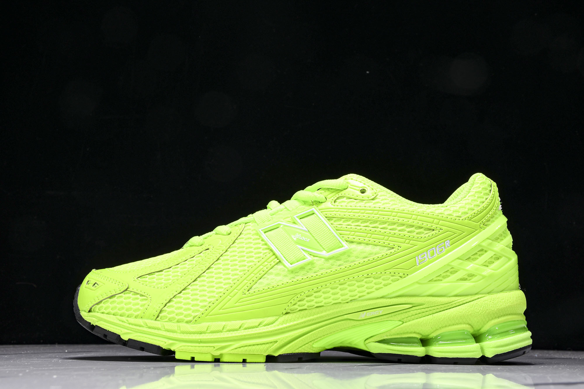 New Balance 1906系列复古老爹风休闲运动慢跑鞋 M1906RAA #YZ010#鞋款灵感源