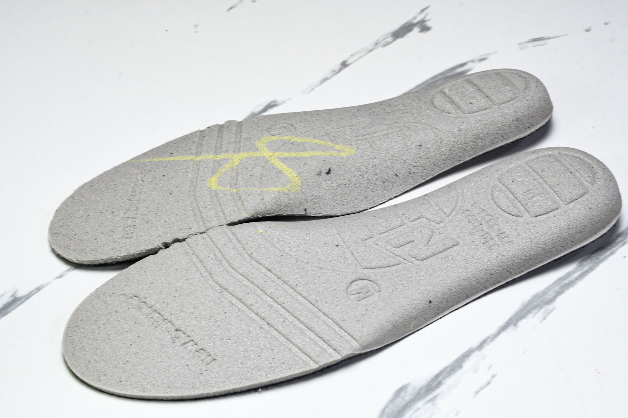 New Balance 1906系列复古老爹风休闲运动慢跑鞋 M1906RAA #YZ010#鞋款灵感源