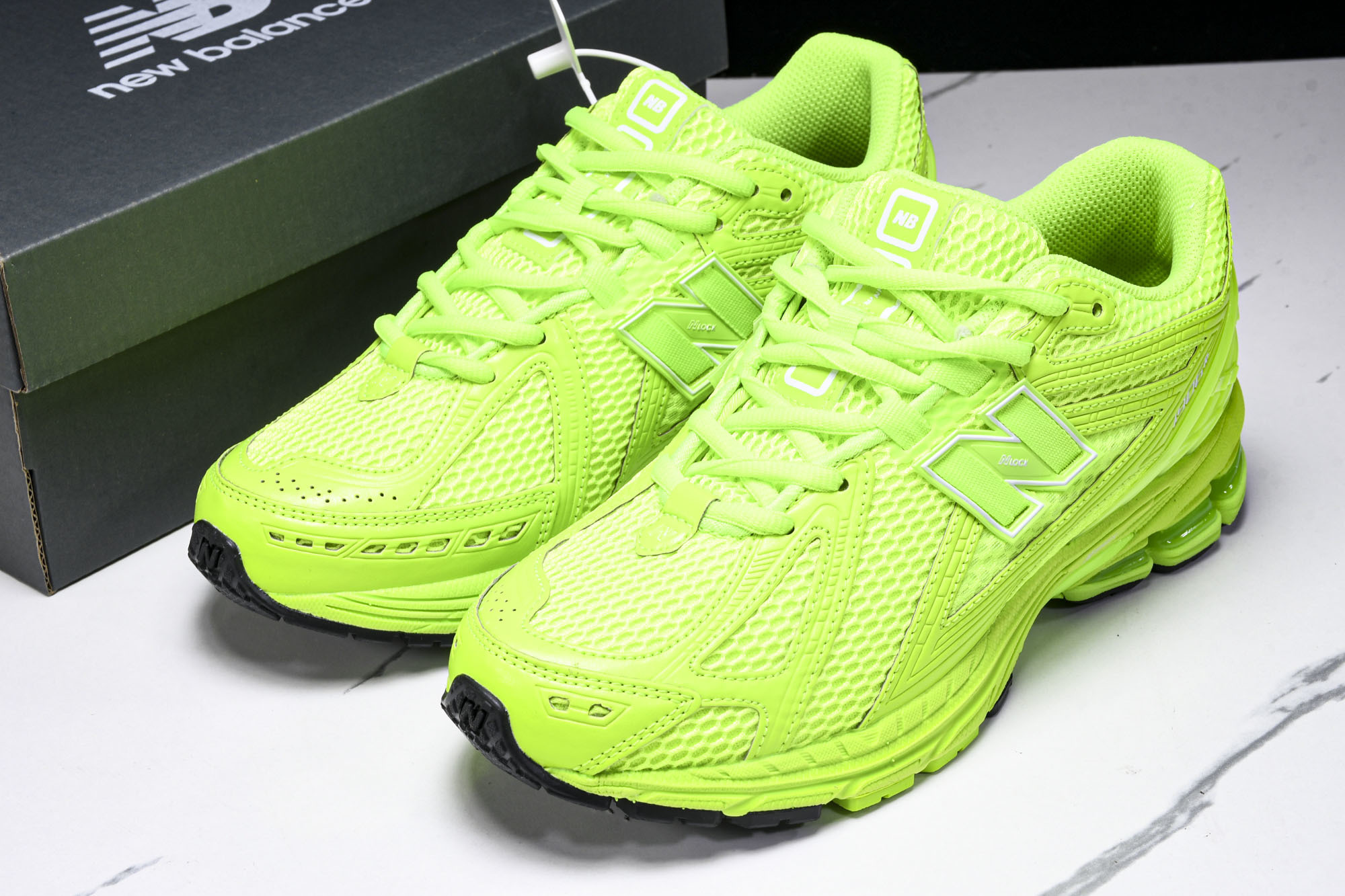 New Balance 1906系列复古老爹风休闲运动慢跑鞋 M1906RAA #YZ010#鞋款灵感源