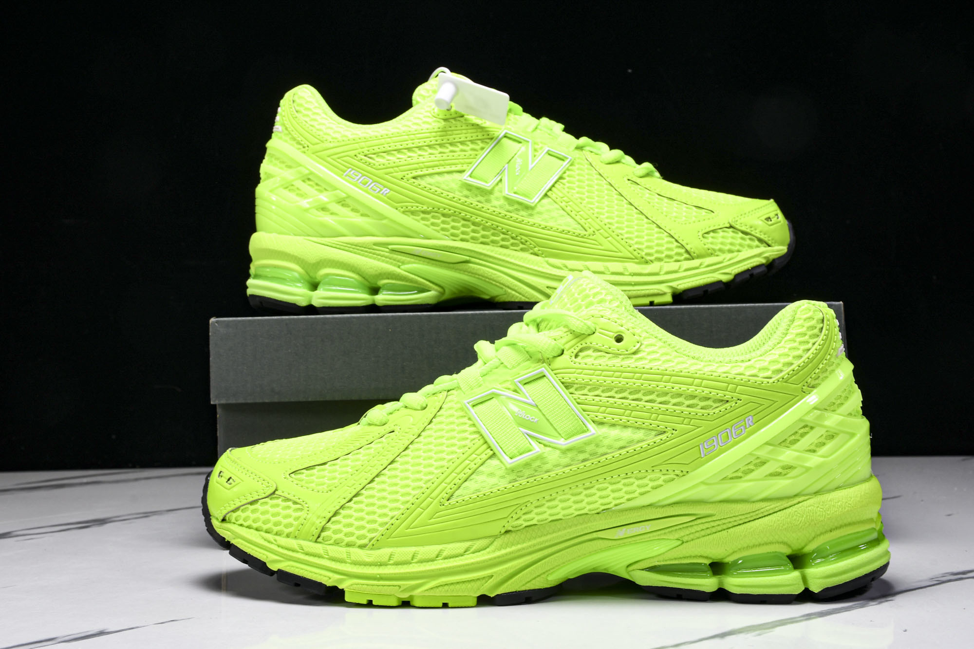 New Balance 1906系列复古老爹风休闲运动慢跑鞋 M1906RAA #YZ010#鞋款灵感源