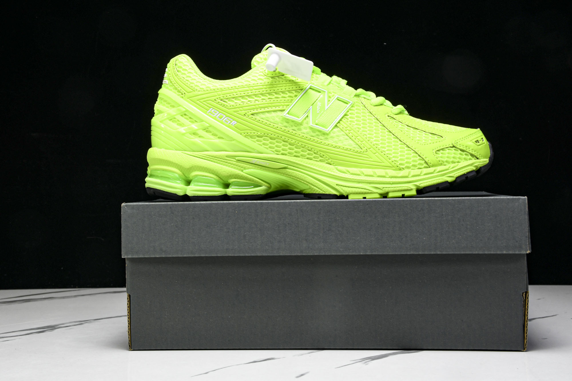 New Balance 1906系列复古老爹风休闲运动慢跑鞋 M1906RAA #YZ010#鞋款灵感源