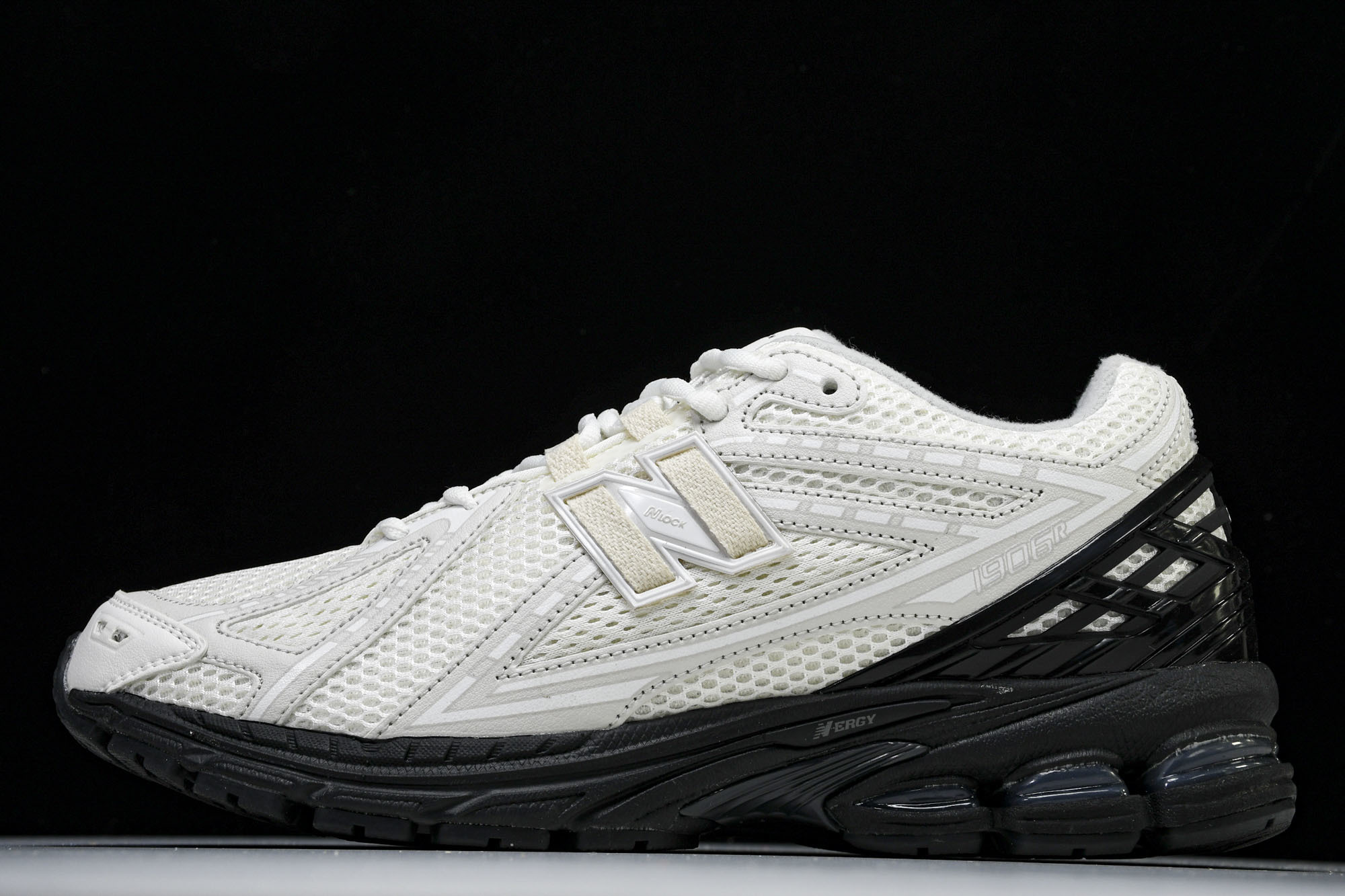New Balance 1906系列复古老爹风休闲运动慢跑鞋 M1906RCO #YZ010#鞋款灵感源