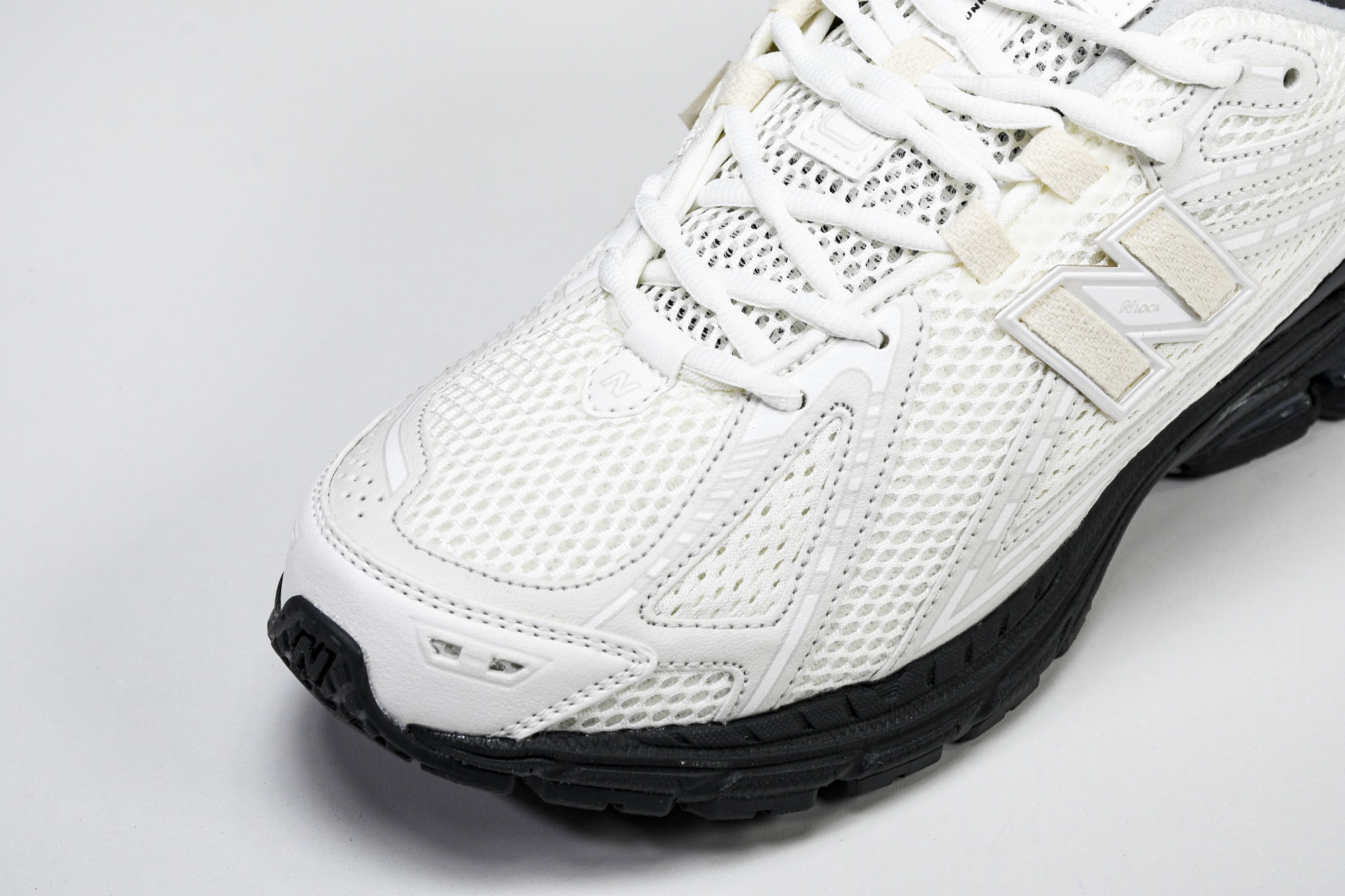 New Balance 1906系列复古老爹风休闲运动慢跑鞋 M1906RCO #YZ010#鞋款灵感源
