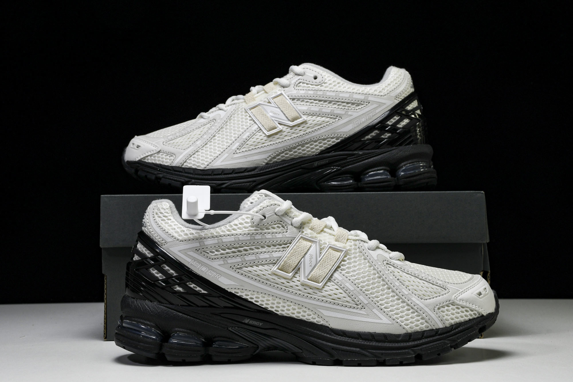 New Balance 1906系列复古老爹风休闲运动慢跑鞋 M1906RCO #YZ010#鞋款灵感源