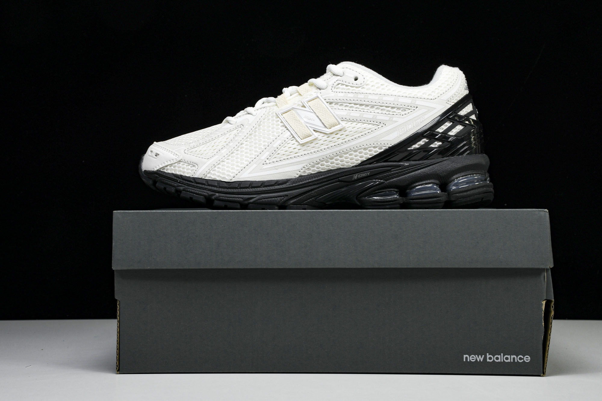 New Balance 1906系列复古老爹风休闲运动慢跑鞋 M1906RCO #YZ010#鞋款灵感源