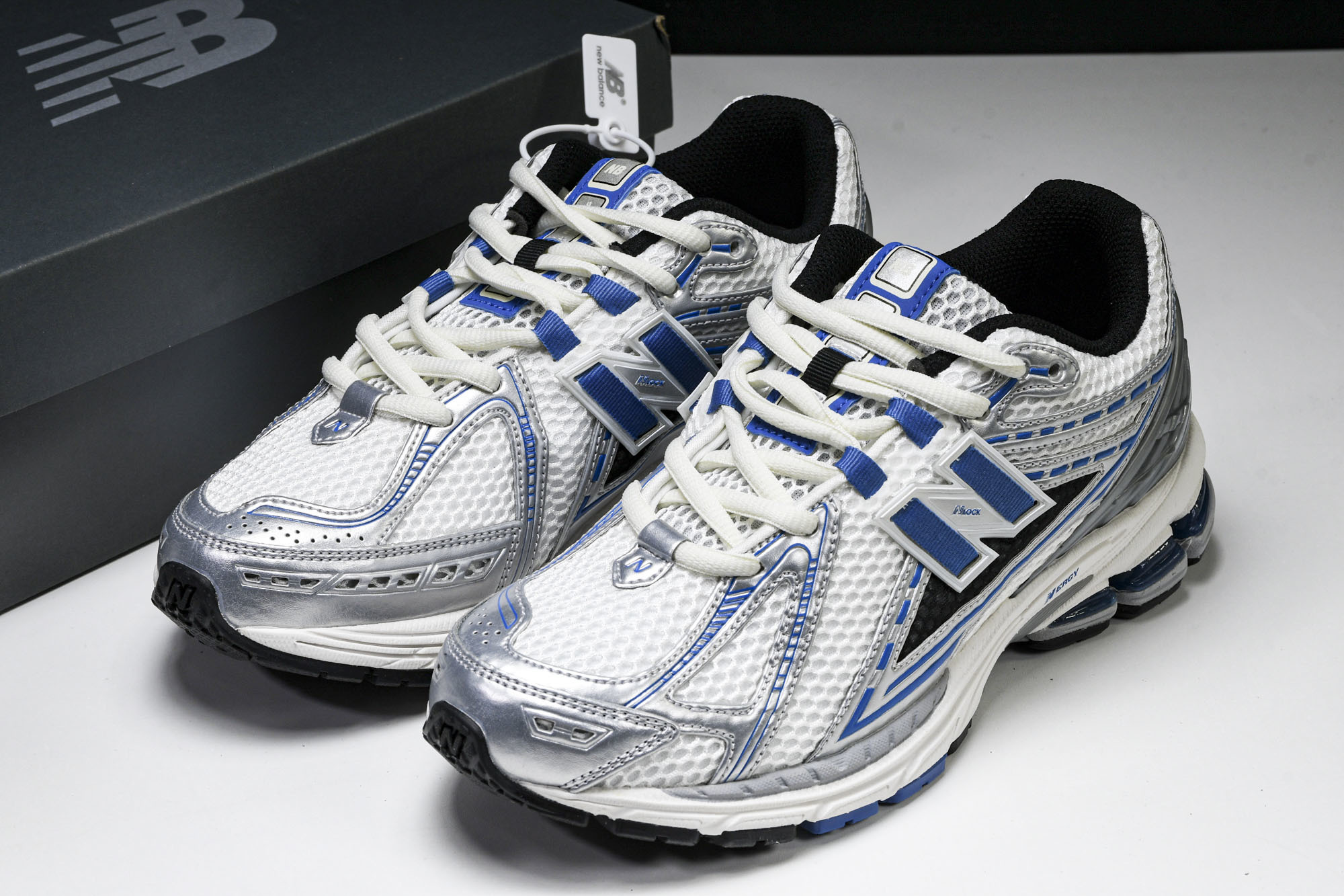 New Balance 1906系列复古老爹风休闲运动慢跑鞋 M1906REB #YZ010#鞋款灵感源