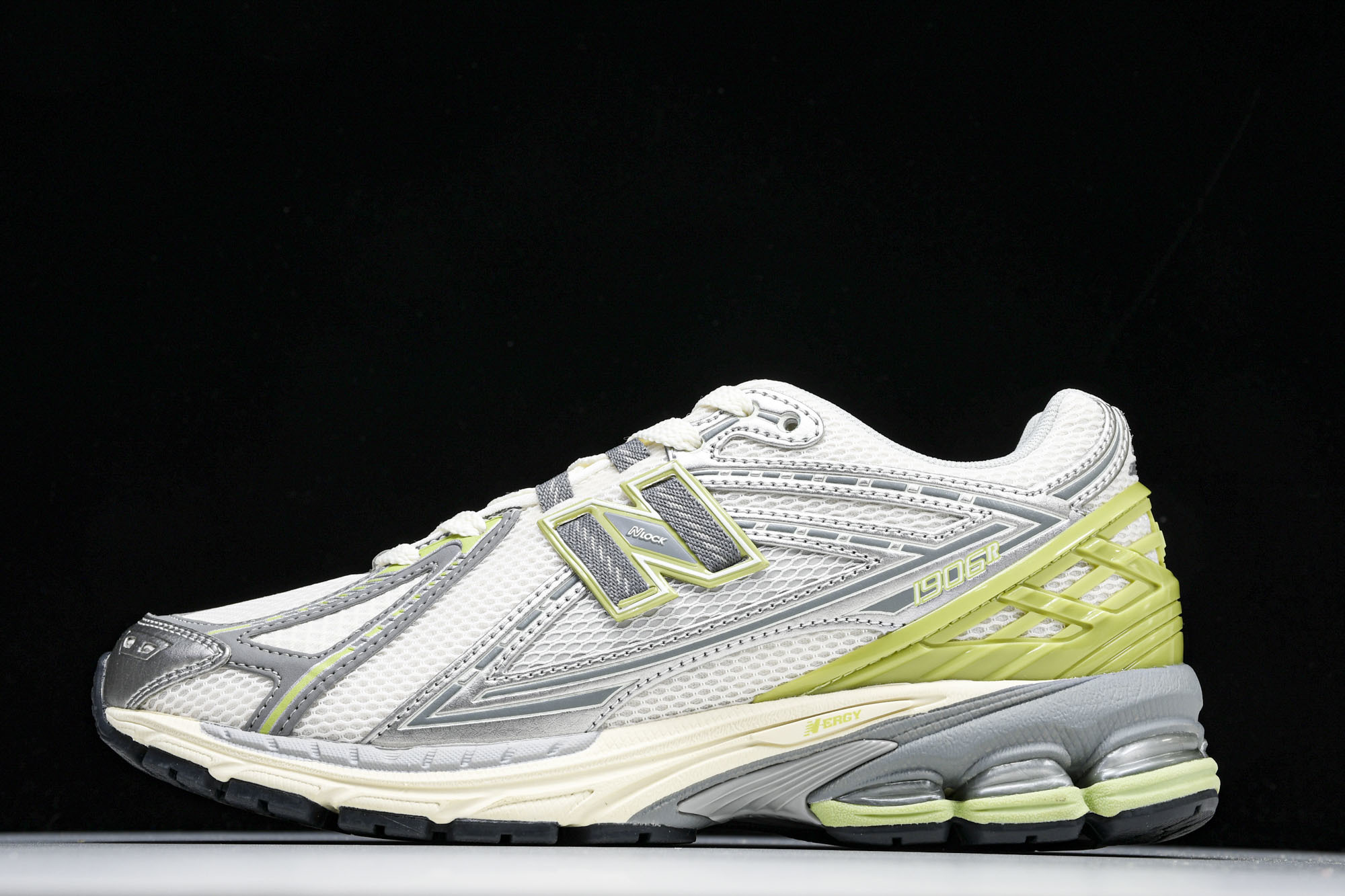 New Balance 1906系列复古老爹风休闲运动慢跑鞋 M1906REM #YZ010#鞋款灵感源