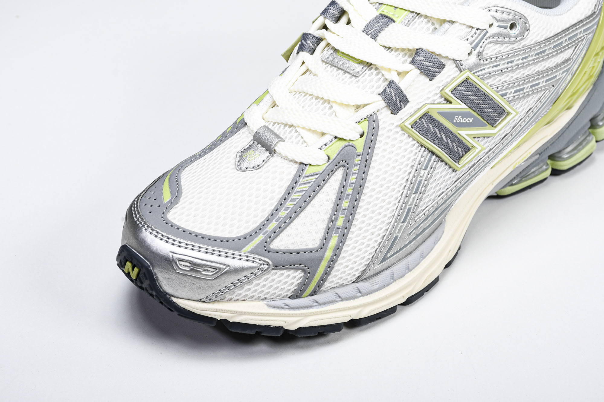 New Balance 1906系列复古老爹风休闲运动慢跑鞋 M1906REM #YZ010#鞋款灵感源