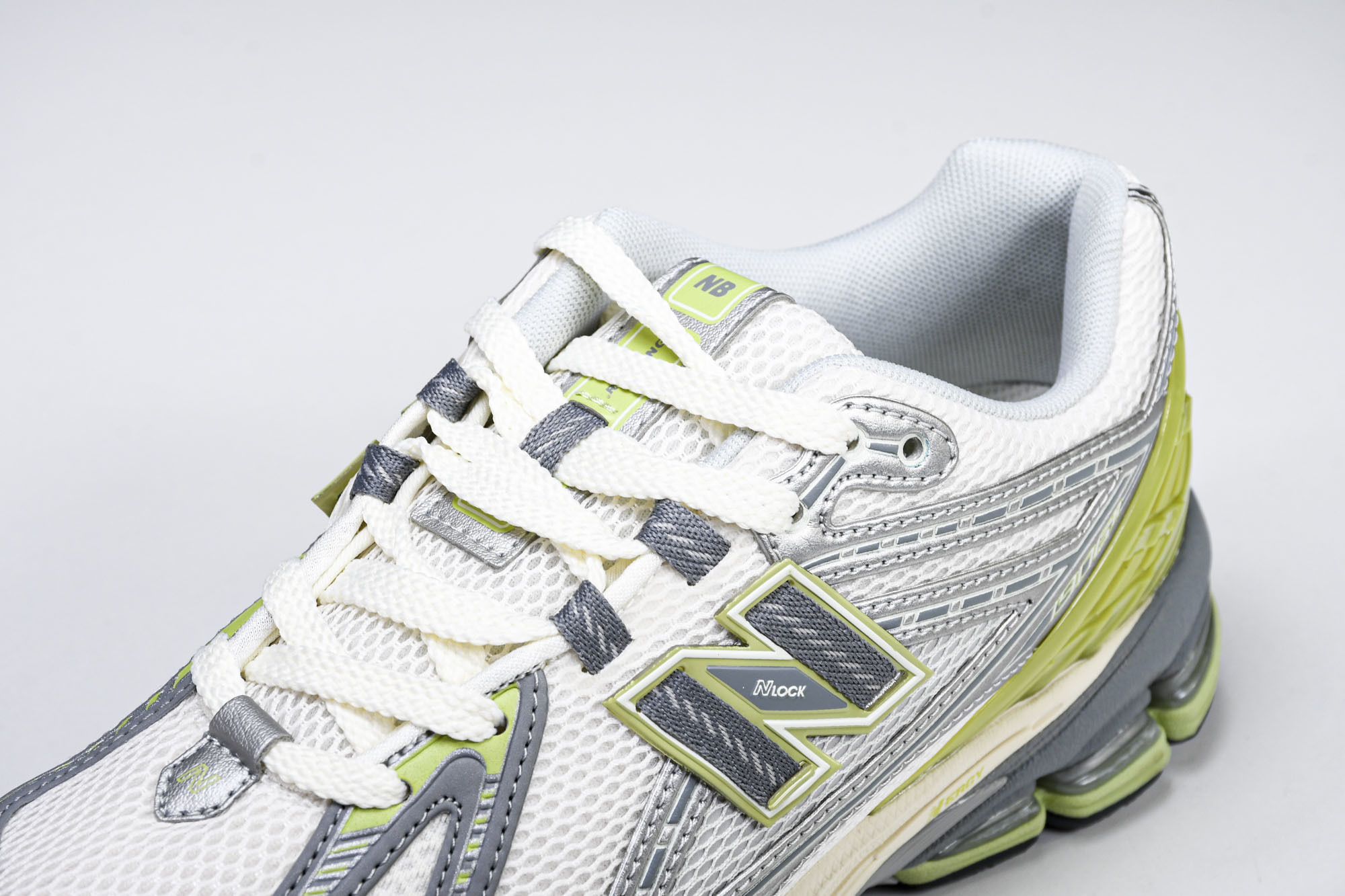 New Balance 1906系列复古老爹风休闲运动慢跑鞋 M1906REM #YZ010#鞋款灵感源
