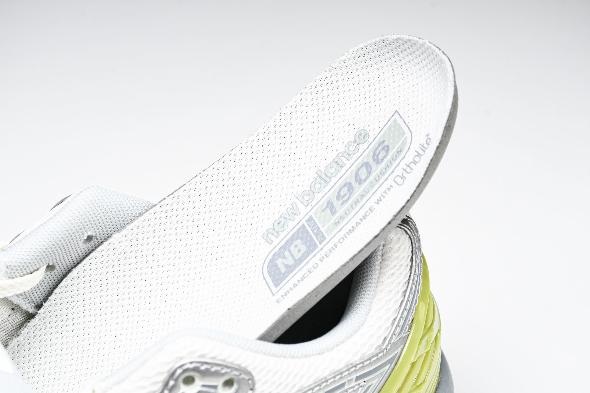 New Balance 1906系列复古老爹风休闲运动慢跑鞋 M1906REM #YZ010#鞋款灵感源