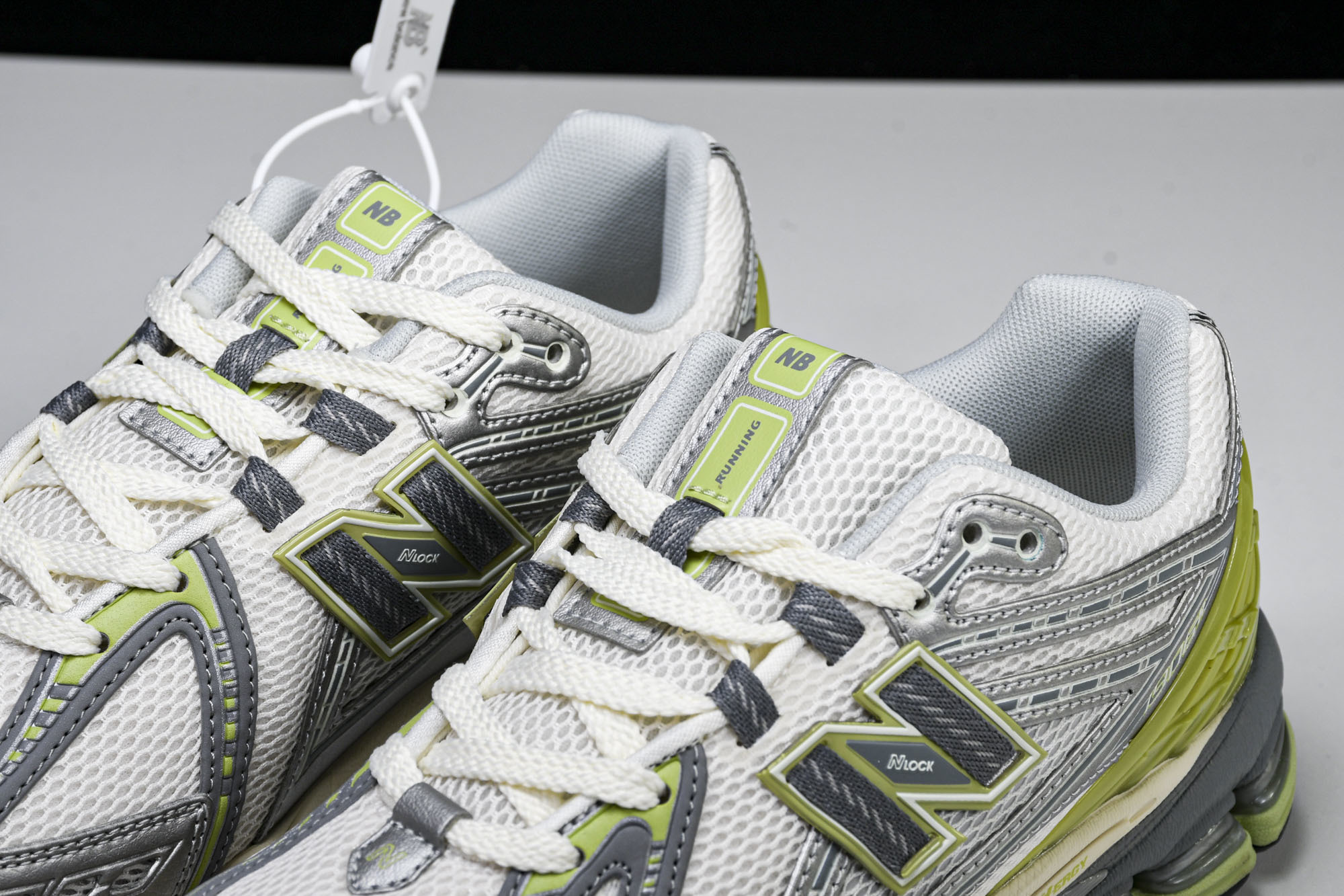 New Balance 1906系列复古老爹风休闲运动慢跑鞋 M1906REM #YZ010#鞋款灵感源