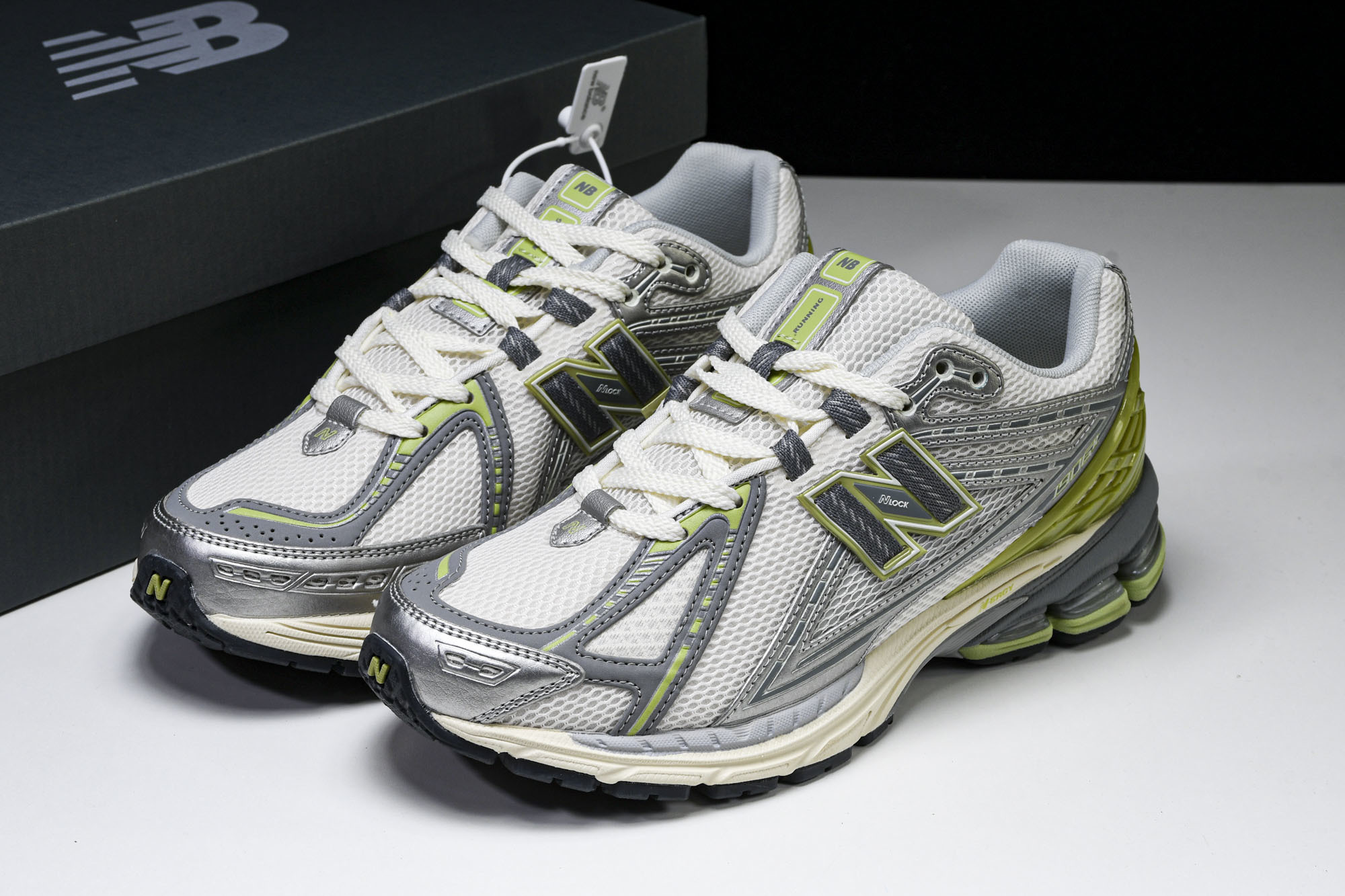 New Balance 1906系列复古老爹风休闲运动慢跑鞋 M1906REM #YZ010#鞋款灵感源
