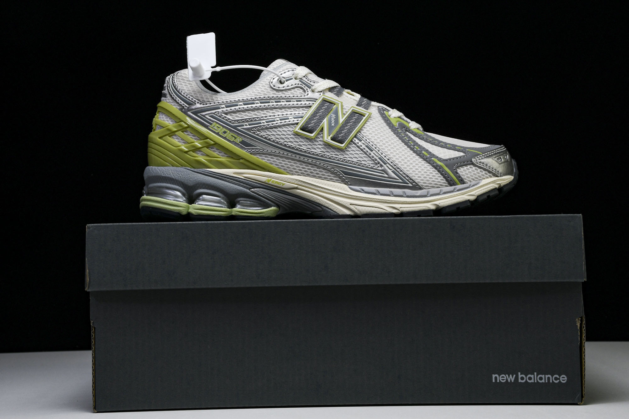 New Balance 1906系列复古老爹风休闲运动慢跑鞋 M1906REM #YZ010#鞋款灵感源