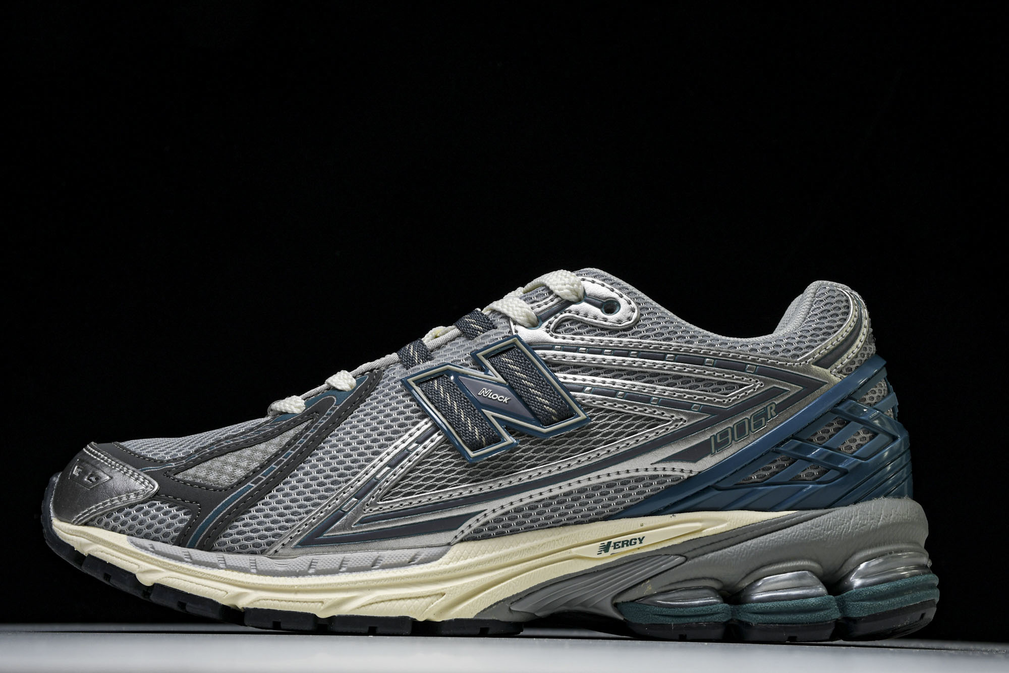 New Balance 1906系列复古老爹风休闲运动慢跑鞋 M1906REO #YZ010#鞋款灵感源