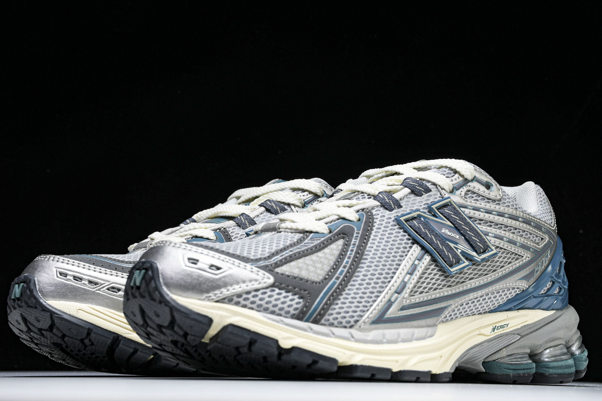 New Balance 1906系列复古老爹风休闲运动慢跑鞋 M1906REO #YZ010#鞋款灵感源