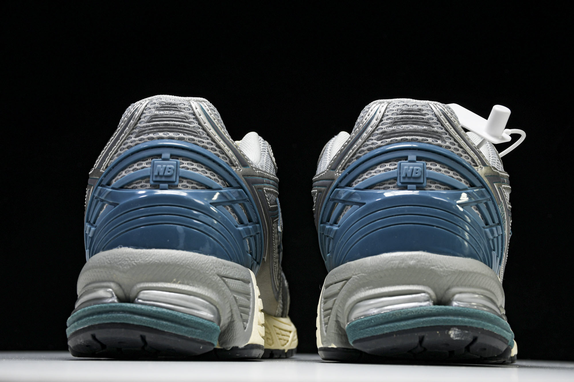New Balance 1906系列复古老爹风休闲运动慢跑鞋 M1906REO #YZ010#鞋款灵感源