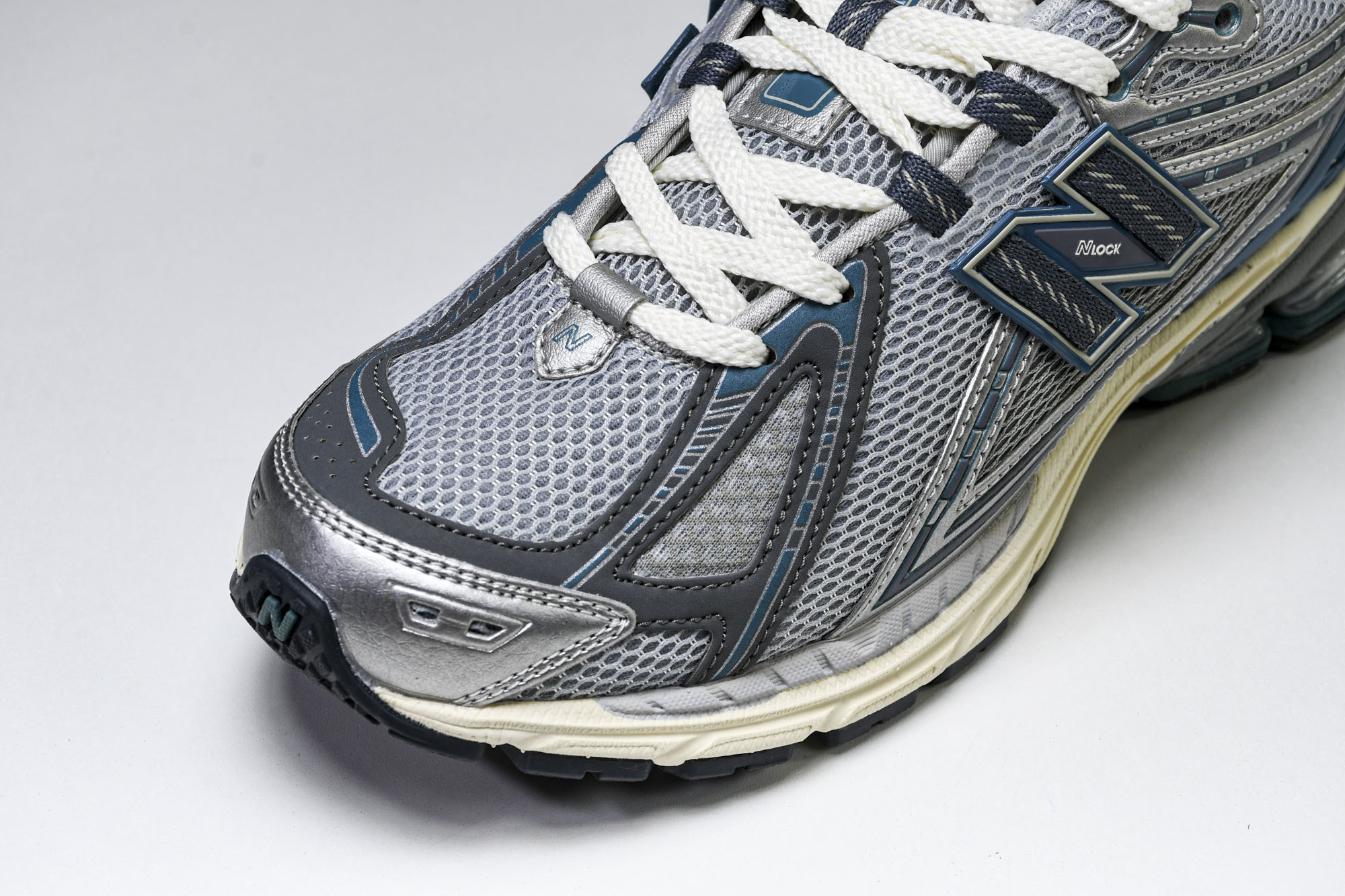 New Balance 1906系列复古老爹风休闲运动慢跑鞋 M1906REO #YZ010#鞋款灵感源