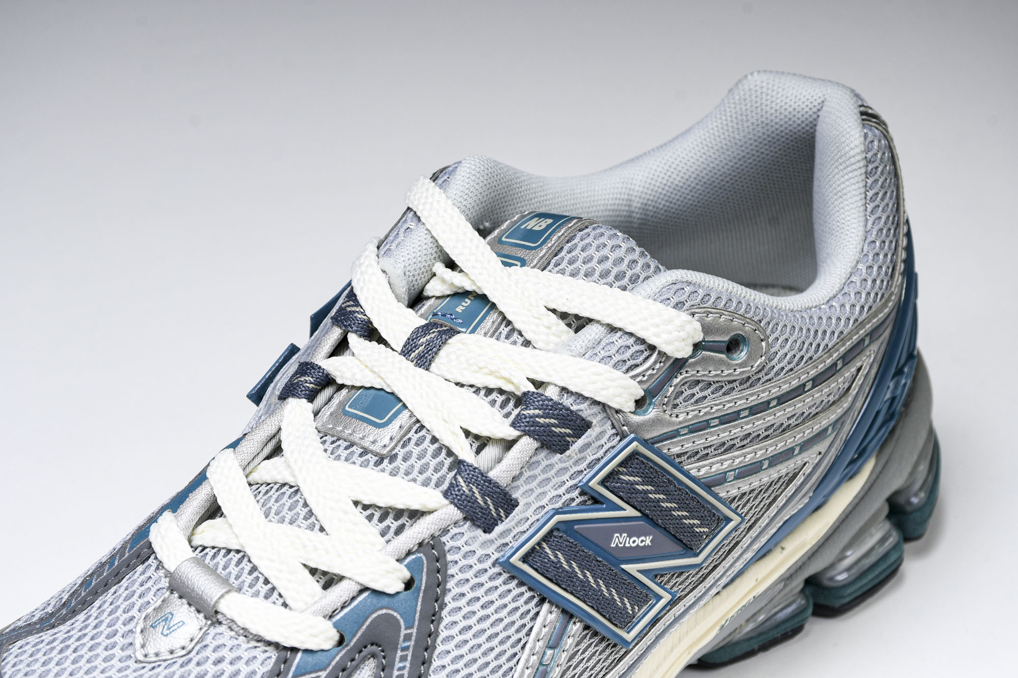 New Balance 1906系列复古老爹风休闲运动慢跑鞋 M1906REO #YZ010#鞋款灵感源