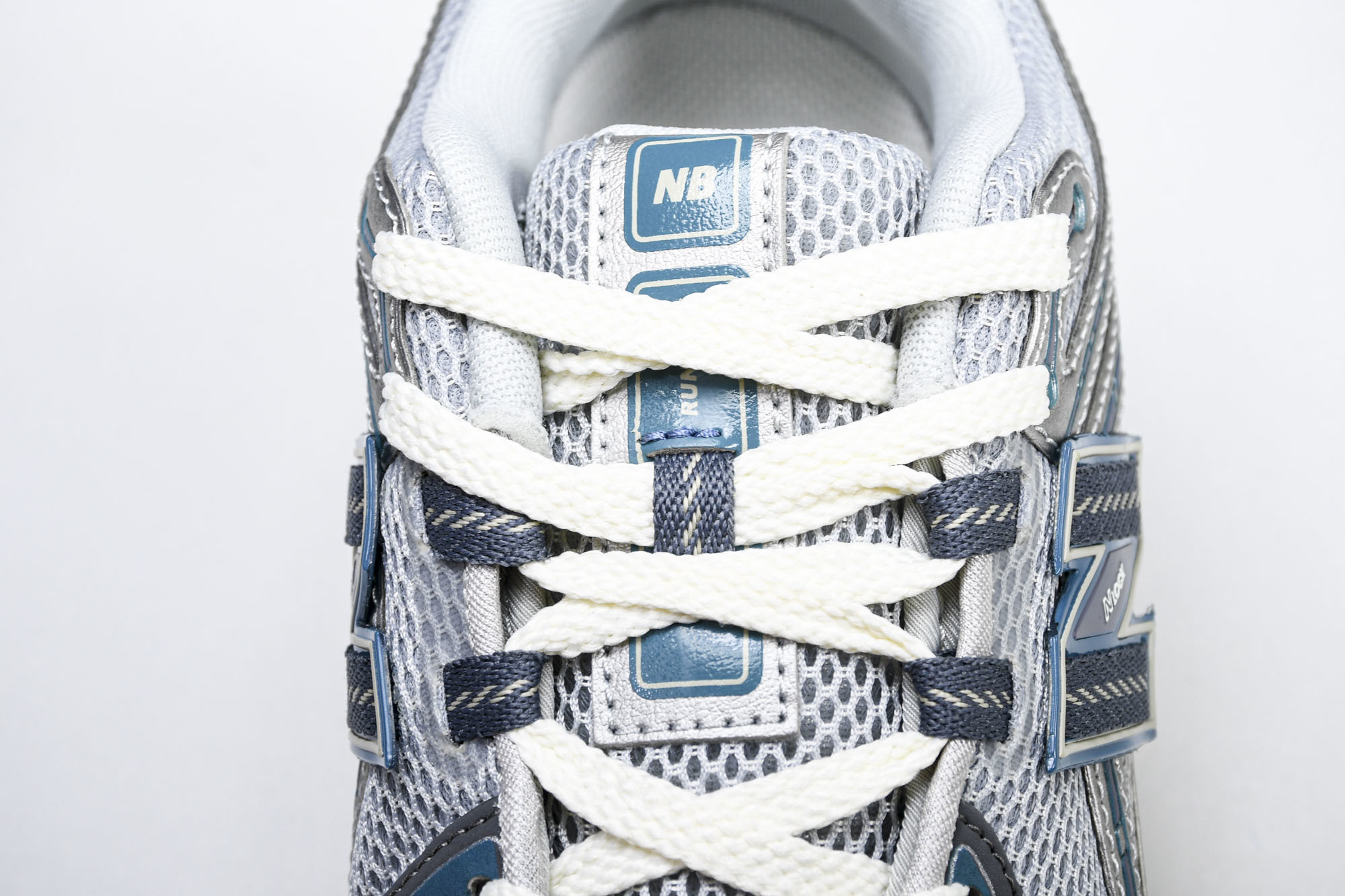 New Balance 1906系列复古老爹风休闲运动慢跑鞋 M1906REO #YZ010#鞋款灵感源