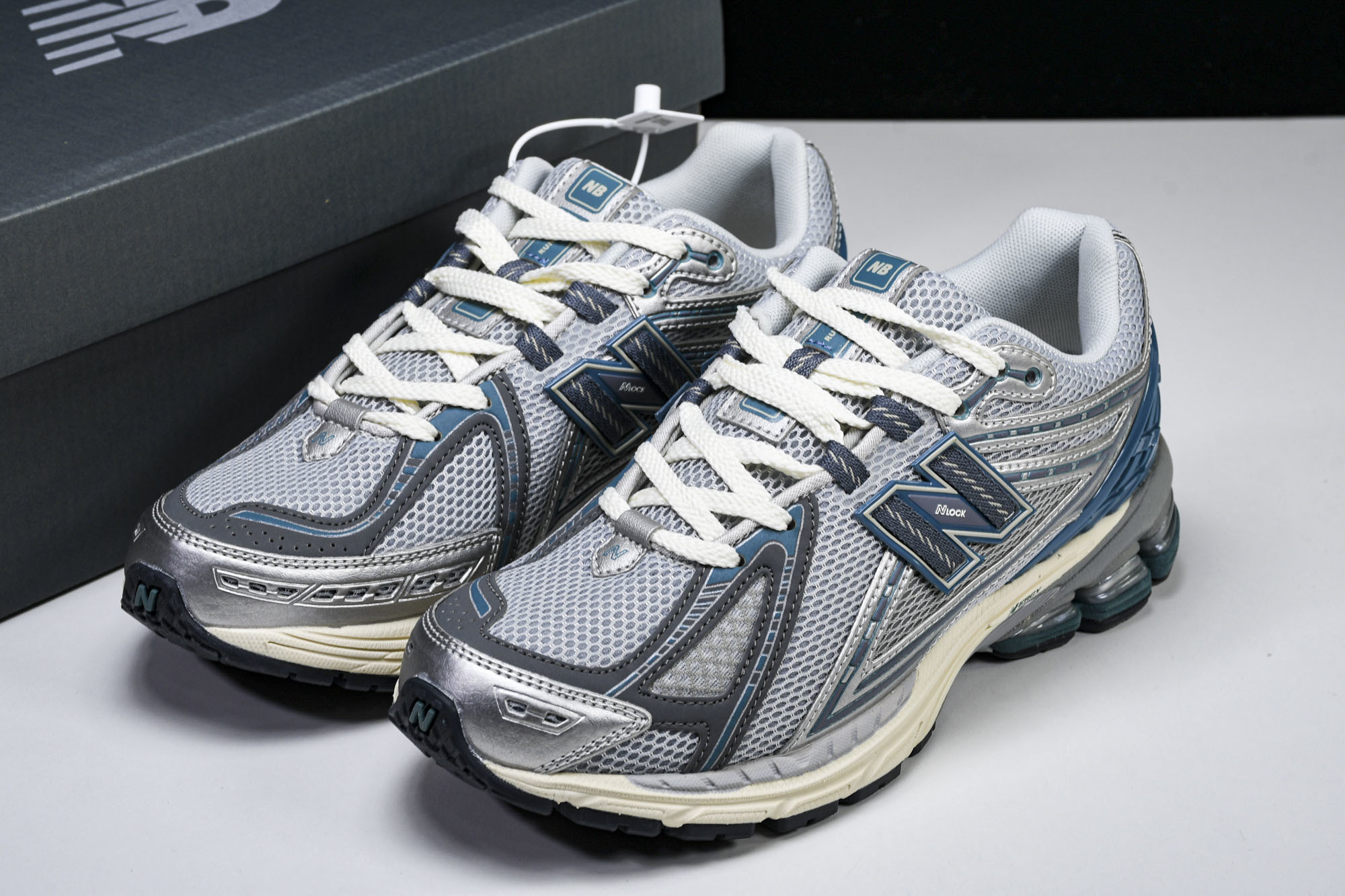 New Balance 1906系列复古老爹风休闲运动慢跑鞋 M1906REO #YZ010#鞋款灵感源