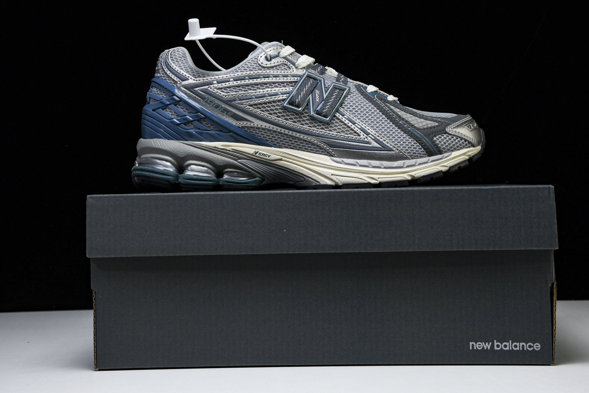 New Balance 1906系列复古老爹风休闲运动慢跑鞋 M1906REO #YZ010#鞋款灵感源
