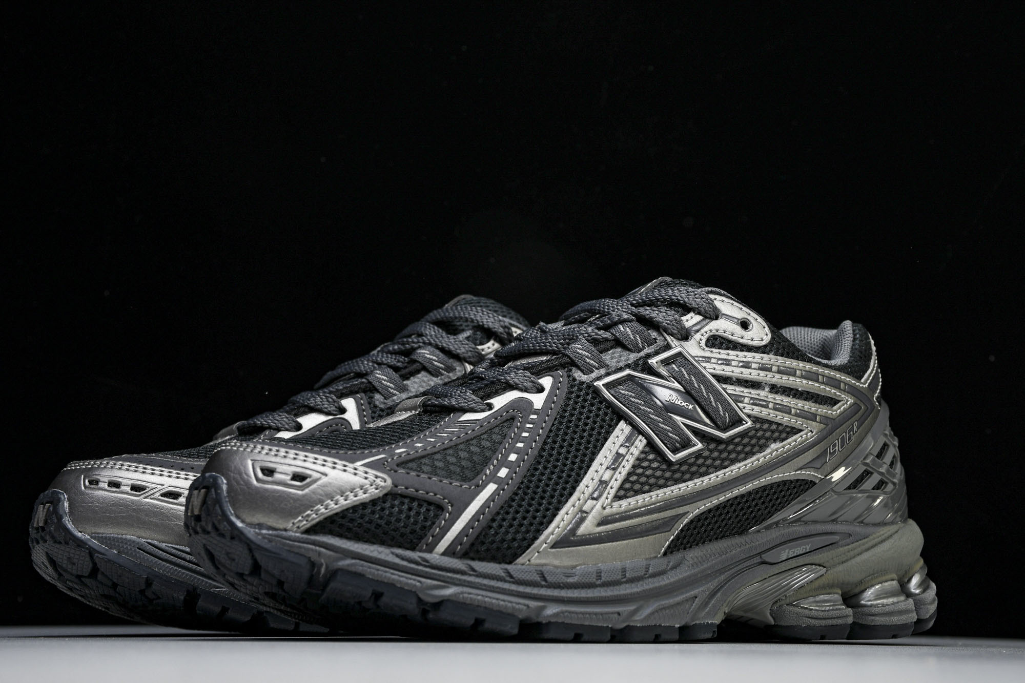 New Balance 1906系列复古老爹风休闲运动慢跑鞋 M1906RES #YZ010#鞋款灵感源