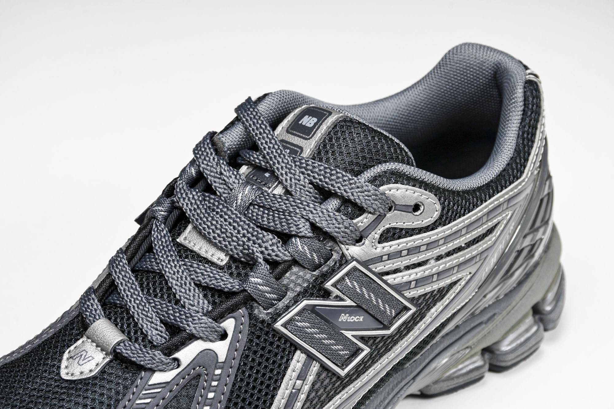 New Balance 1906系列复古老爹风休闲运动慢跑鞋 M1906RES #YZ010#鞋款灵感源