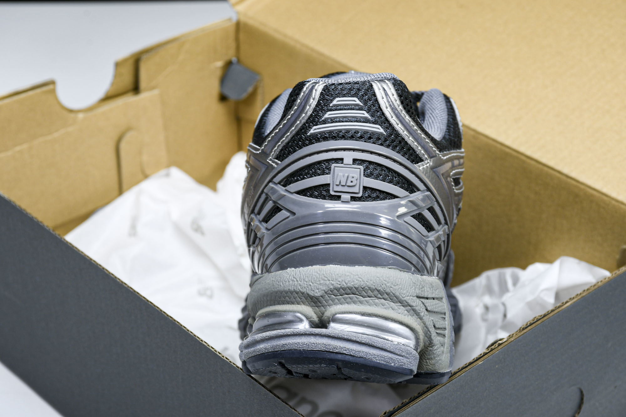 New Balance 1906系列复古老爹风休闲运动慢跑鞋 M1906RES #YZ010#鞋款灵感源