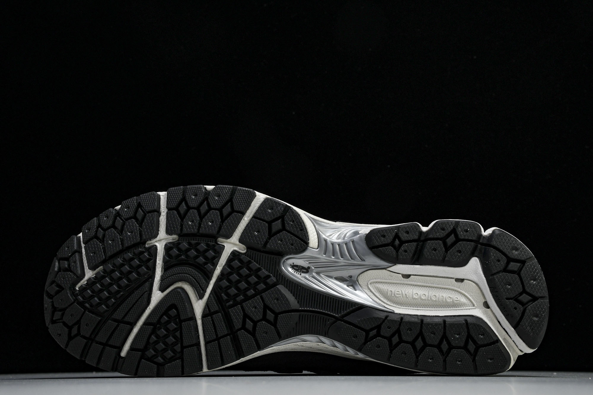 New Balance 1906系列复古老爹风休闲运动慢跑鞋 M1906RFB #YZ010#鞋款灵感源
